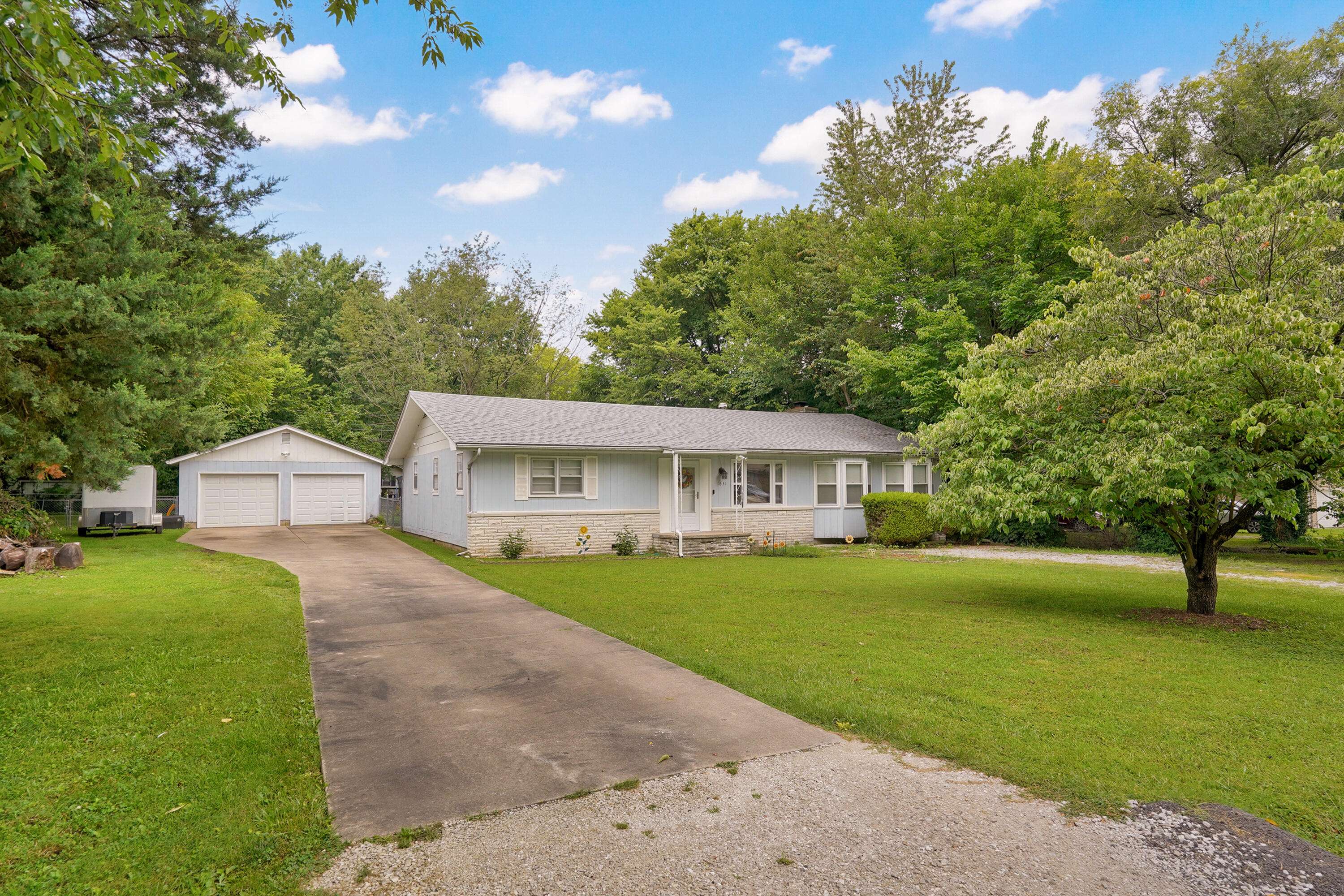 1631 N Patterson AVE, Springfield, MO 65803