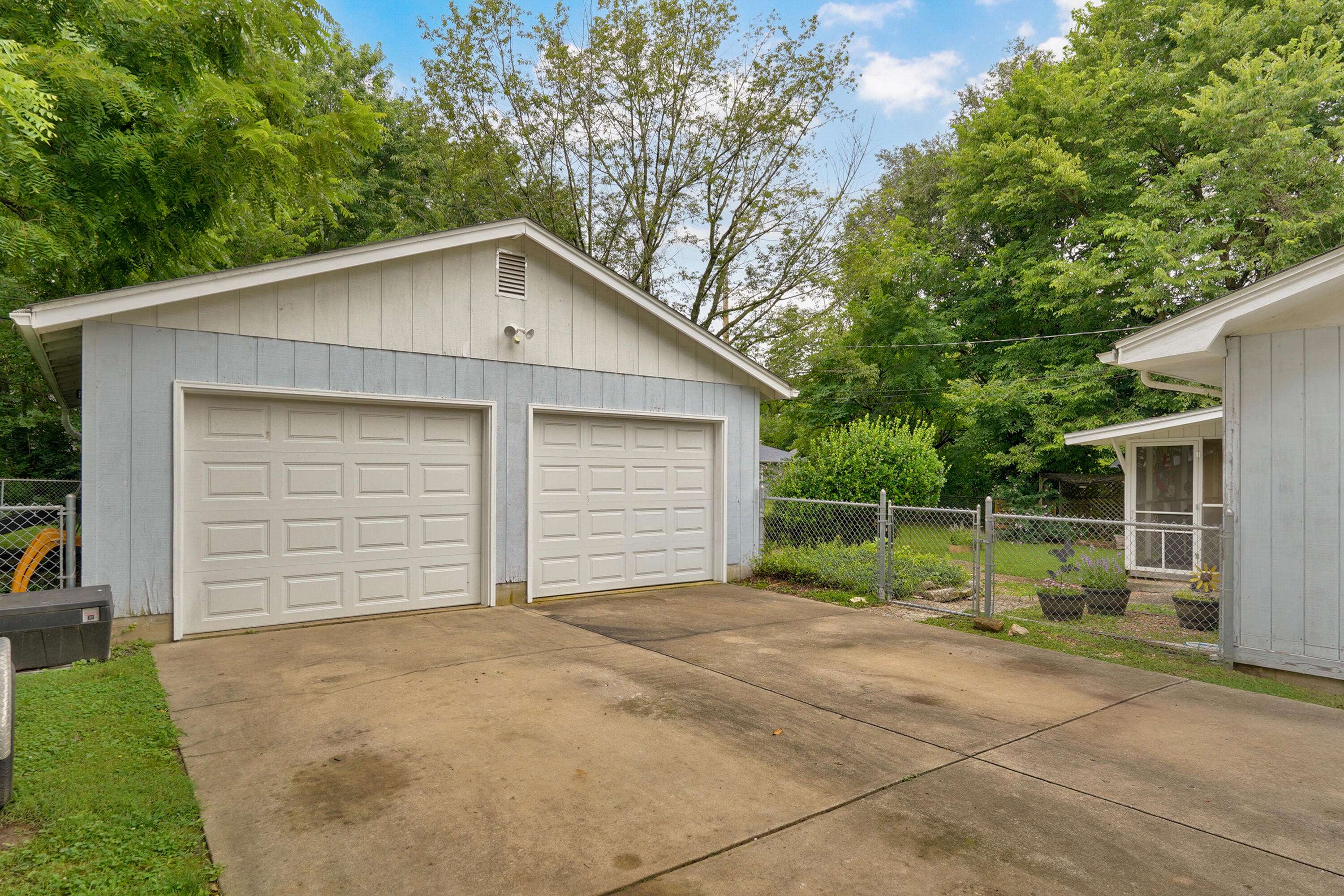 1631 N Patterson AVE, Springfield, MO 65803