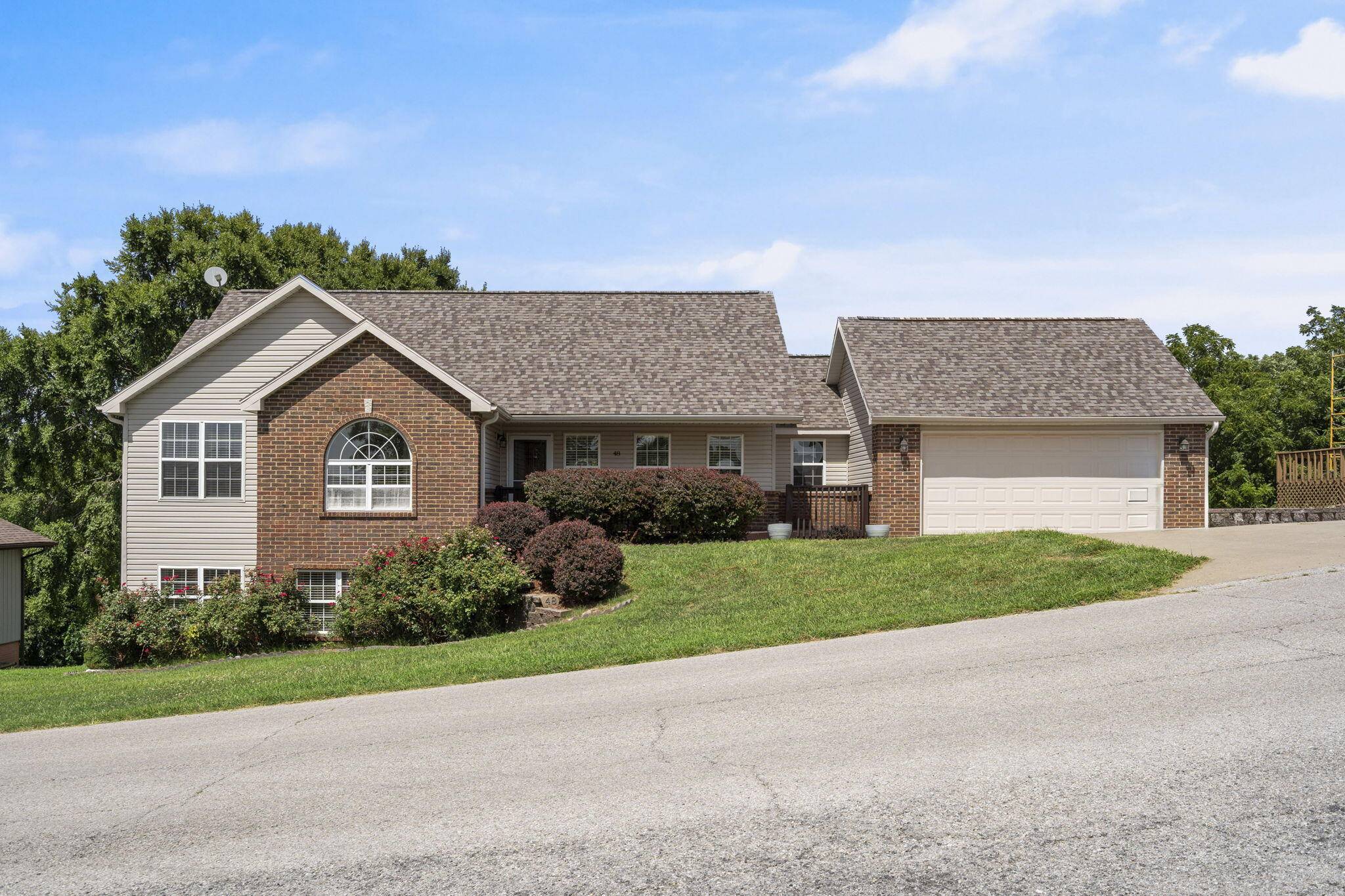 48 Irish Hills BLVD, Kimberling City, MO 65686