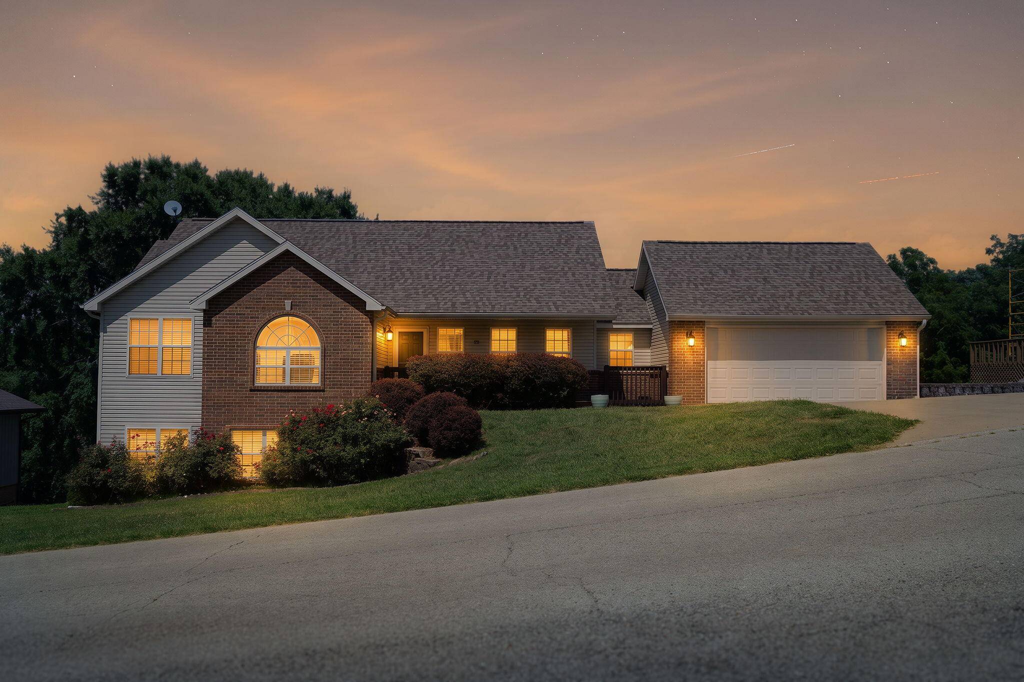 48 Irish Hills BLVD, Kimberling City, MO 65686