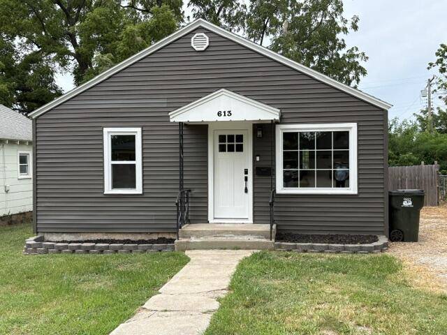 613 E Highland ST, Aurora, MO 65605