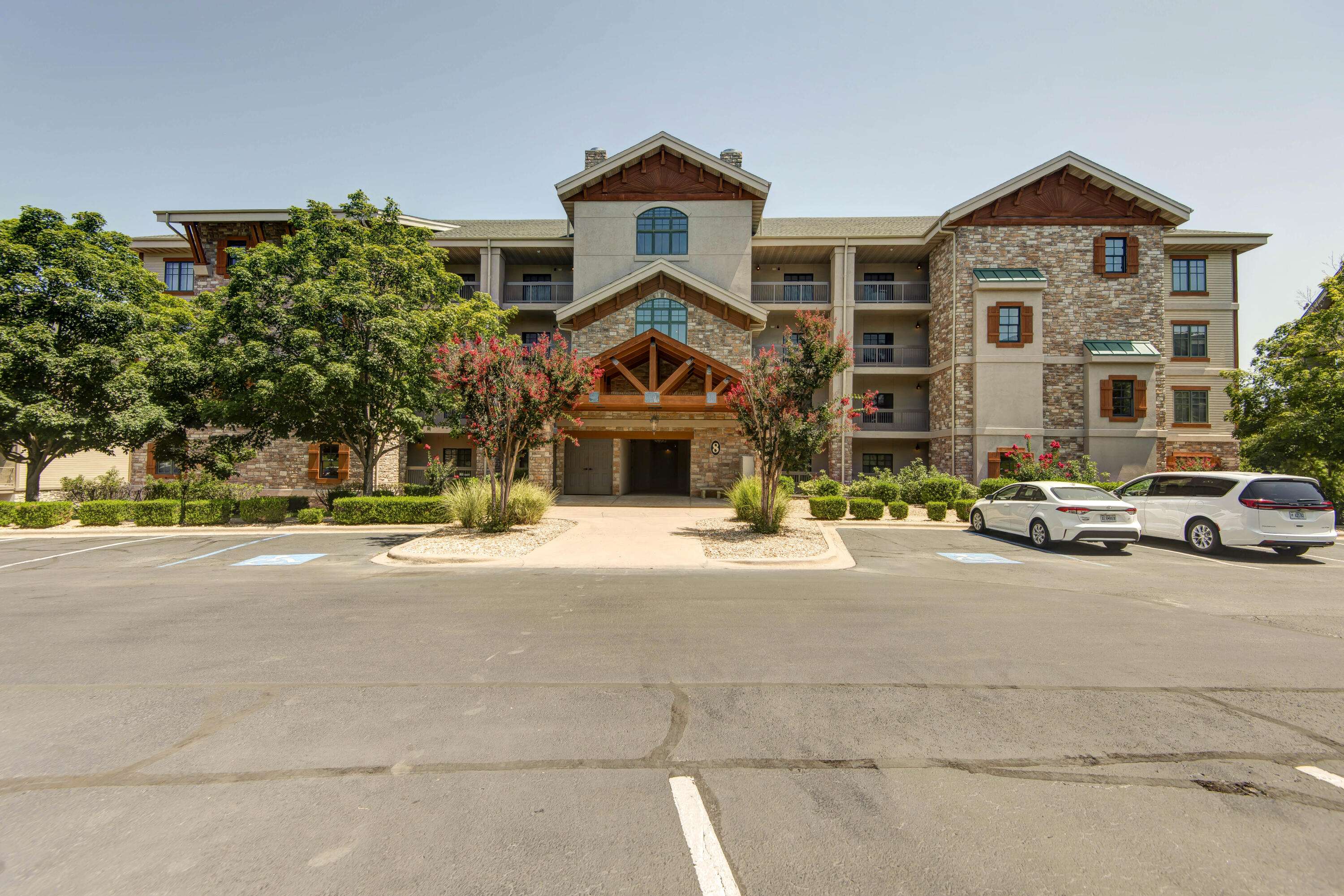 250 Lakewood DR #8205, Hollister, MO 65672