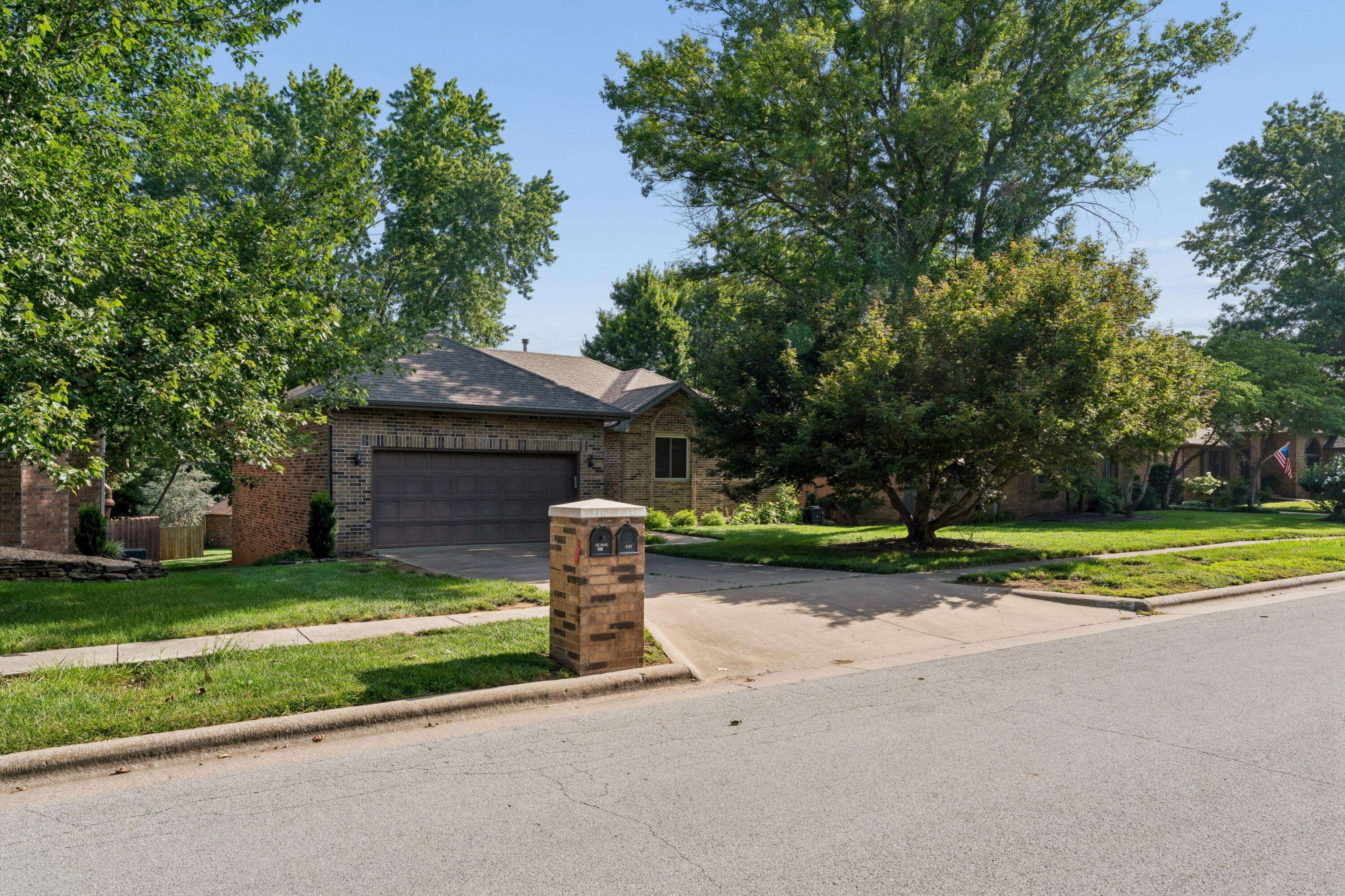 4107 E Latoka ST, Springfield, MO 65809