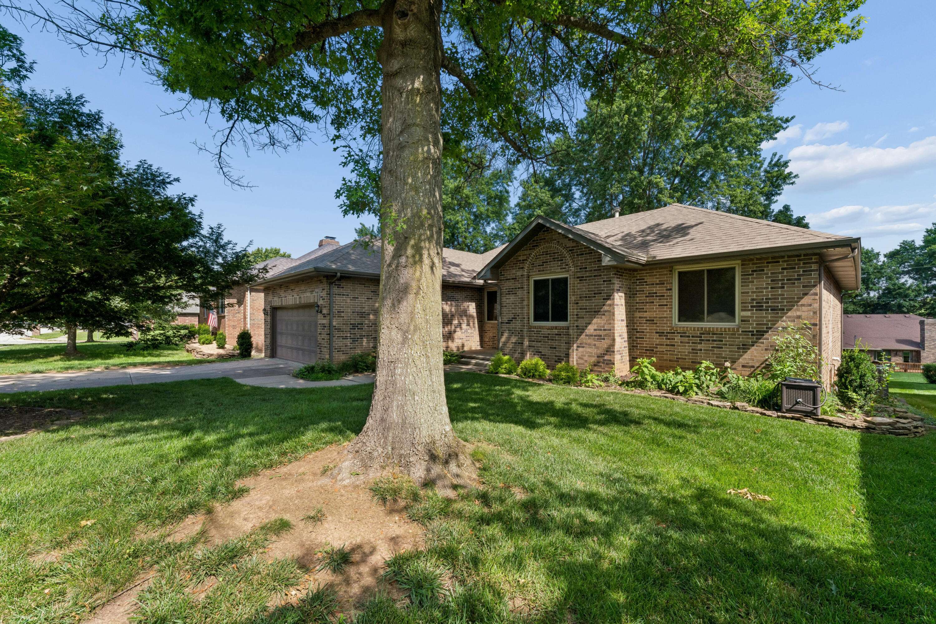 4107 E Latoka ST, Springfield, MO 65809