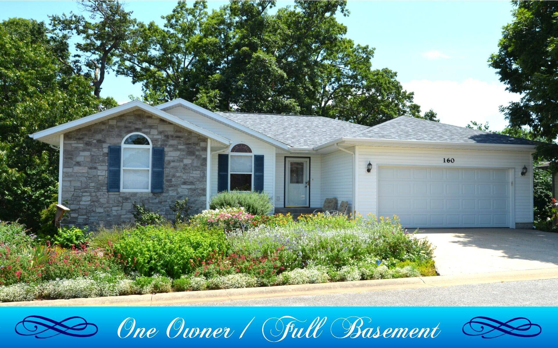 160 Micahs Xing, Reeds Spring, MO 65737