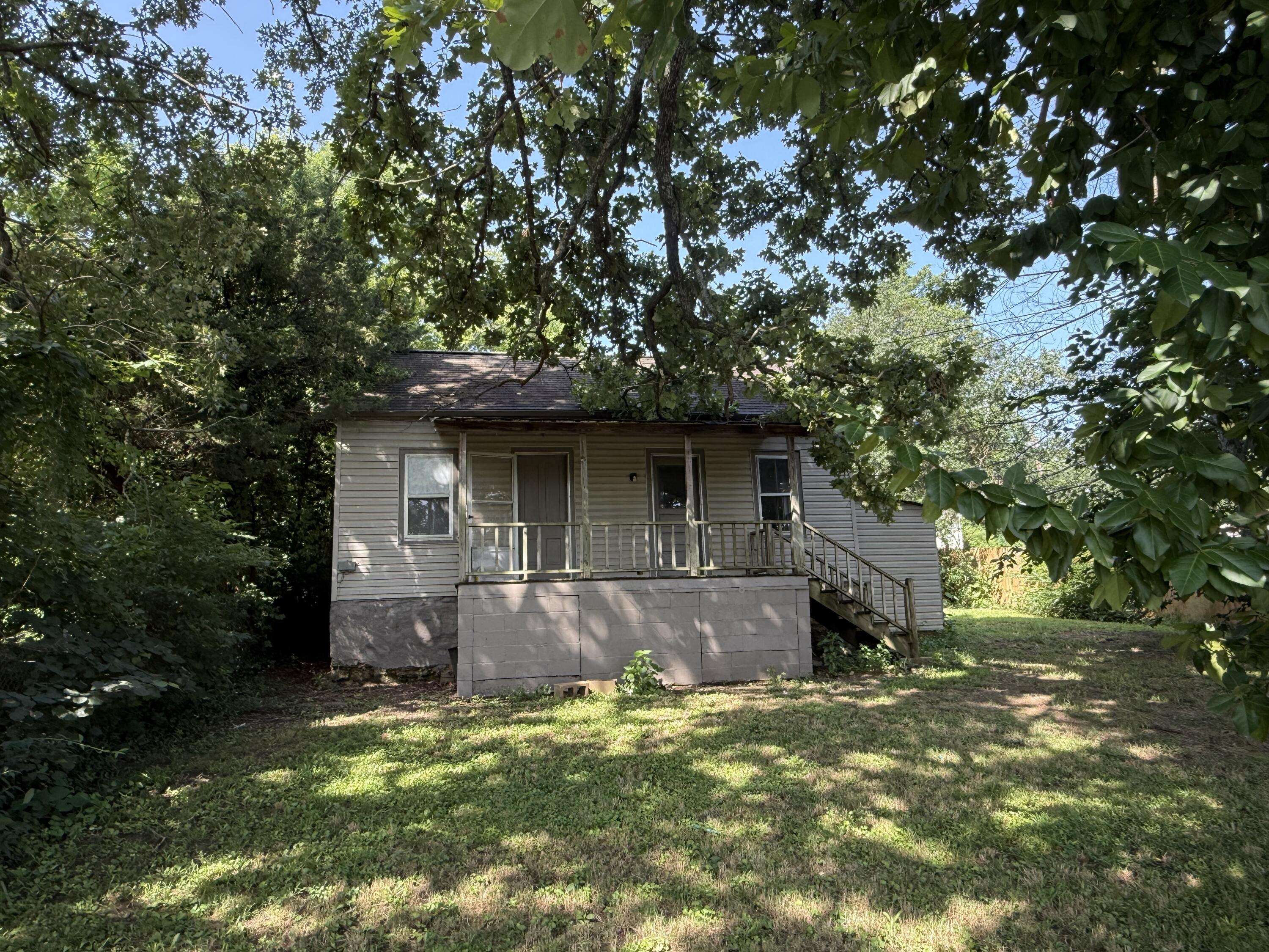 517 N 4th ST, Thayer, MO 65791