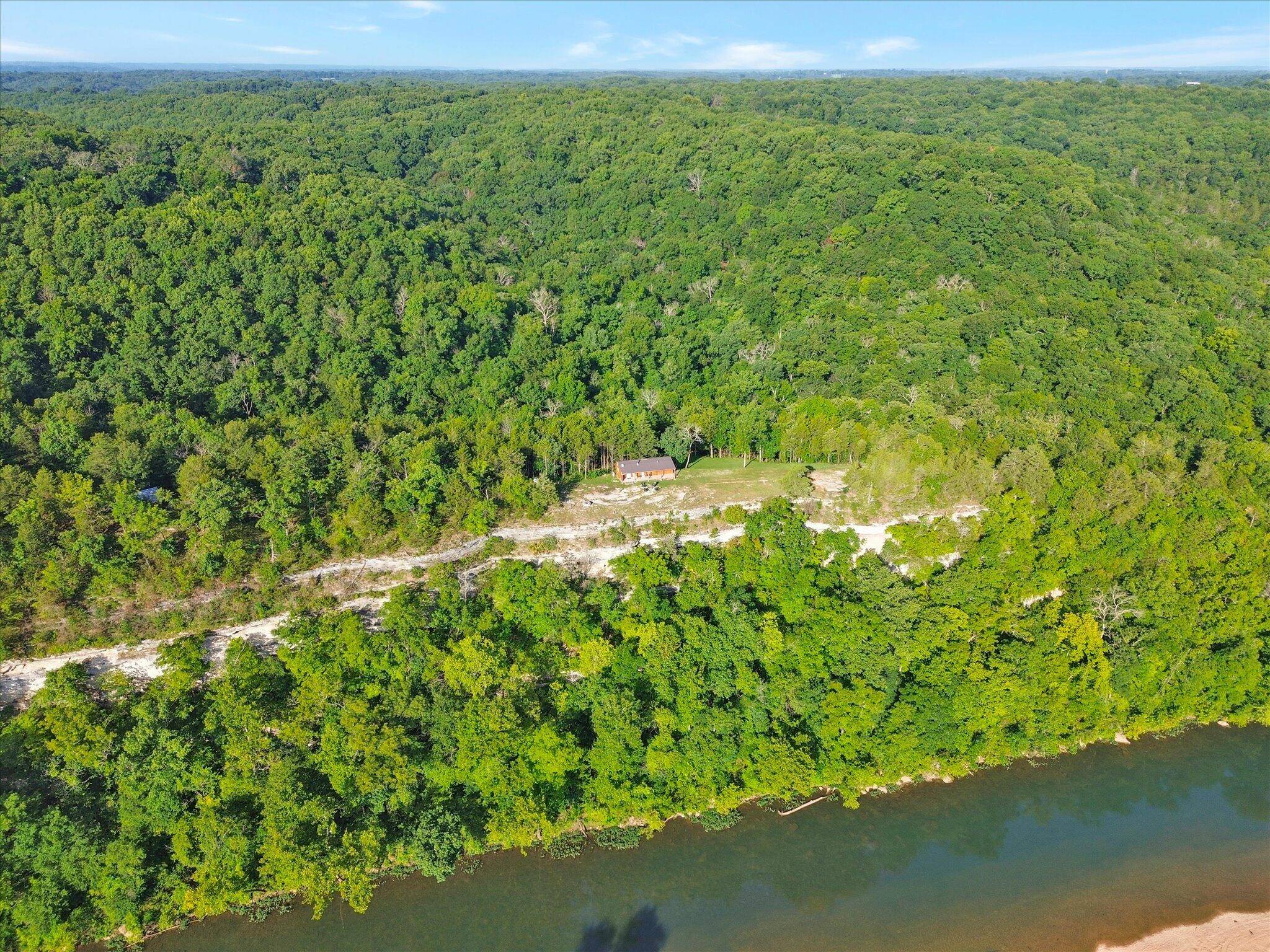1094 Camp Clark Hill, Galena, MO 65656