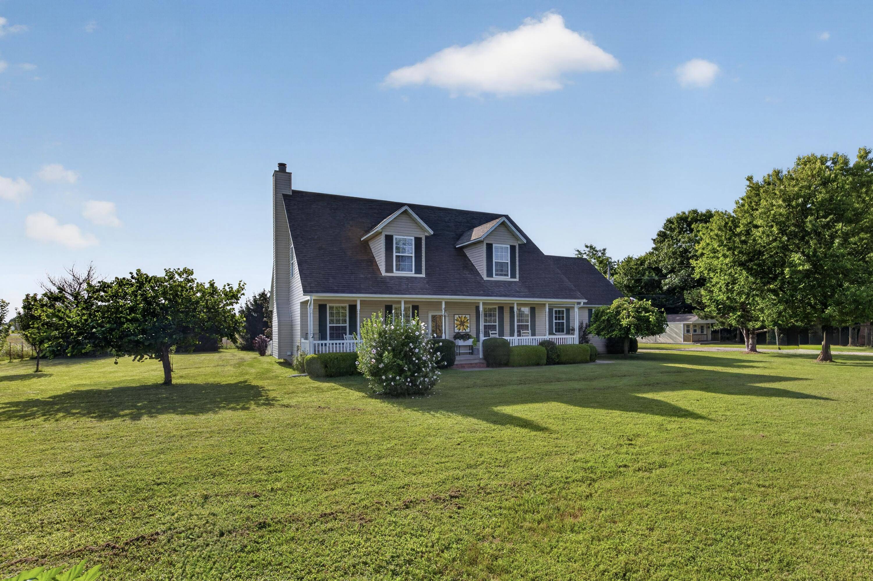 6248 S State Highway Vv, Rogersville, MO 65742