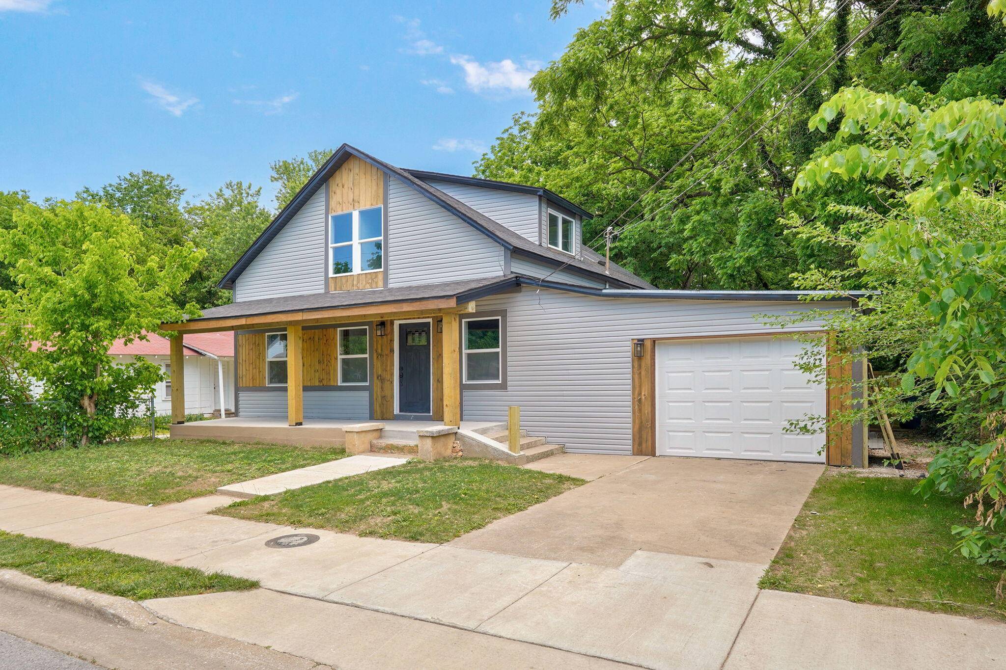 1616 N Hampton AVE, Springfield, MO 65803