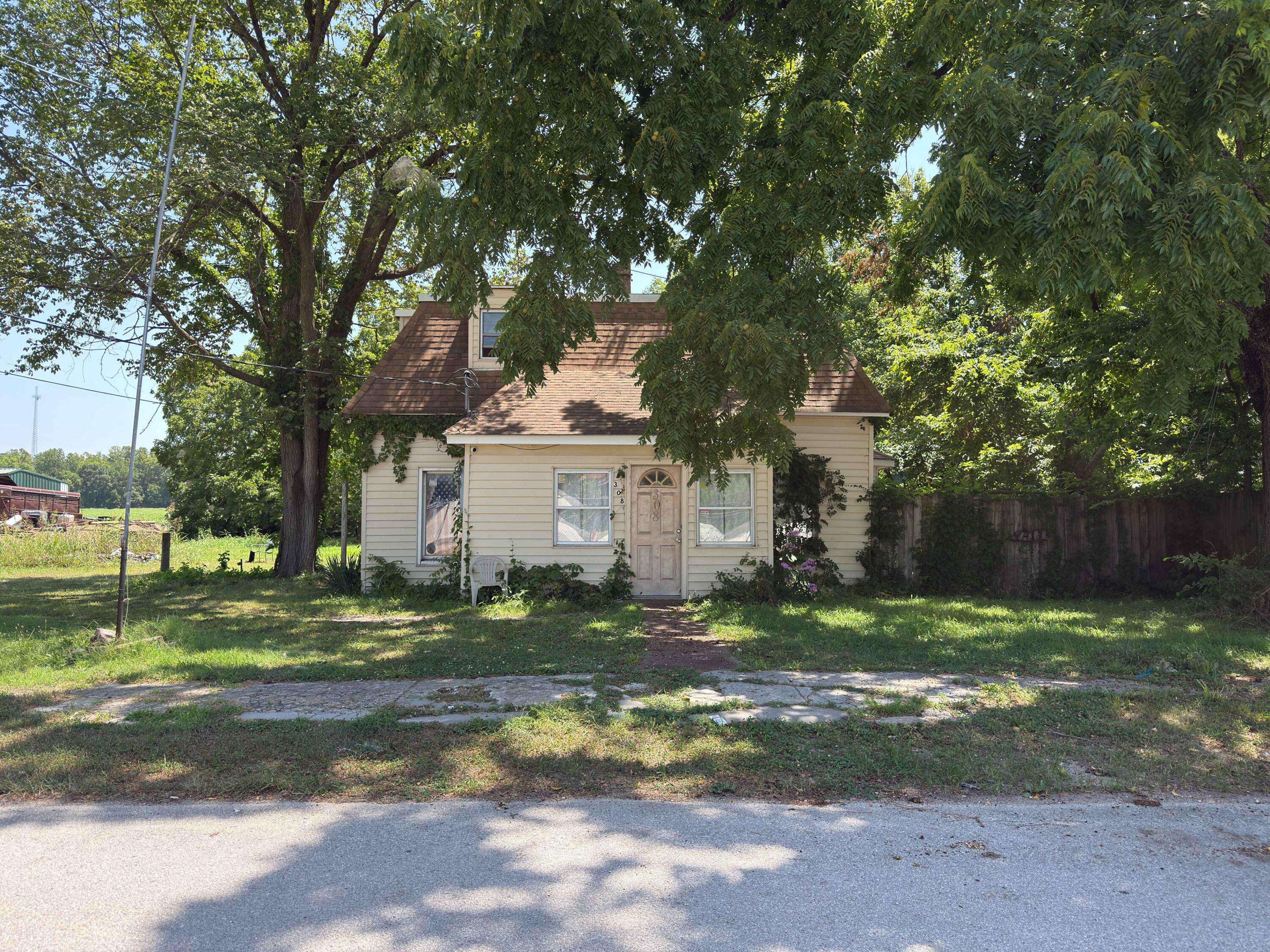 308 N 5th ST, Sarcoxie, MO 64862
