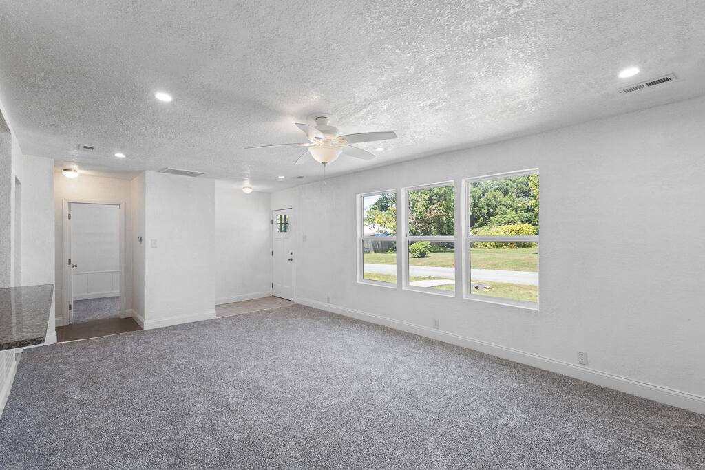 214 E Wilson ST, Wheaton, MO 64874