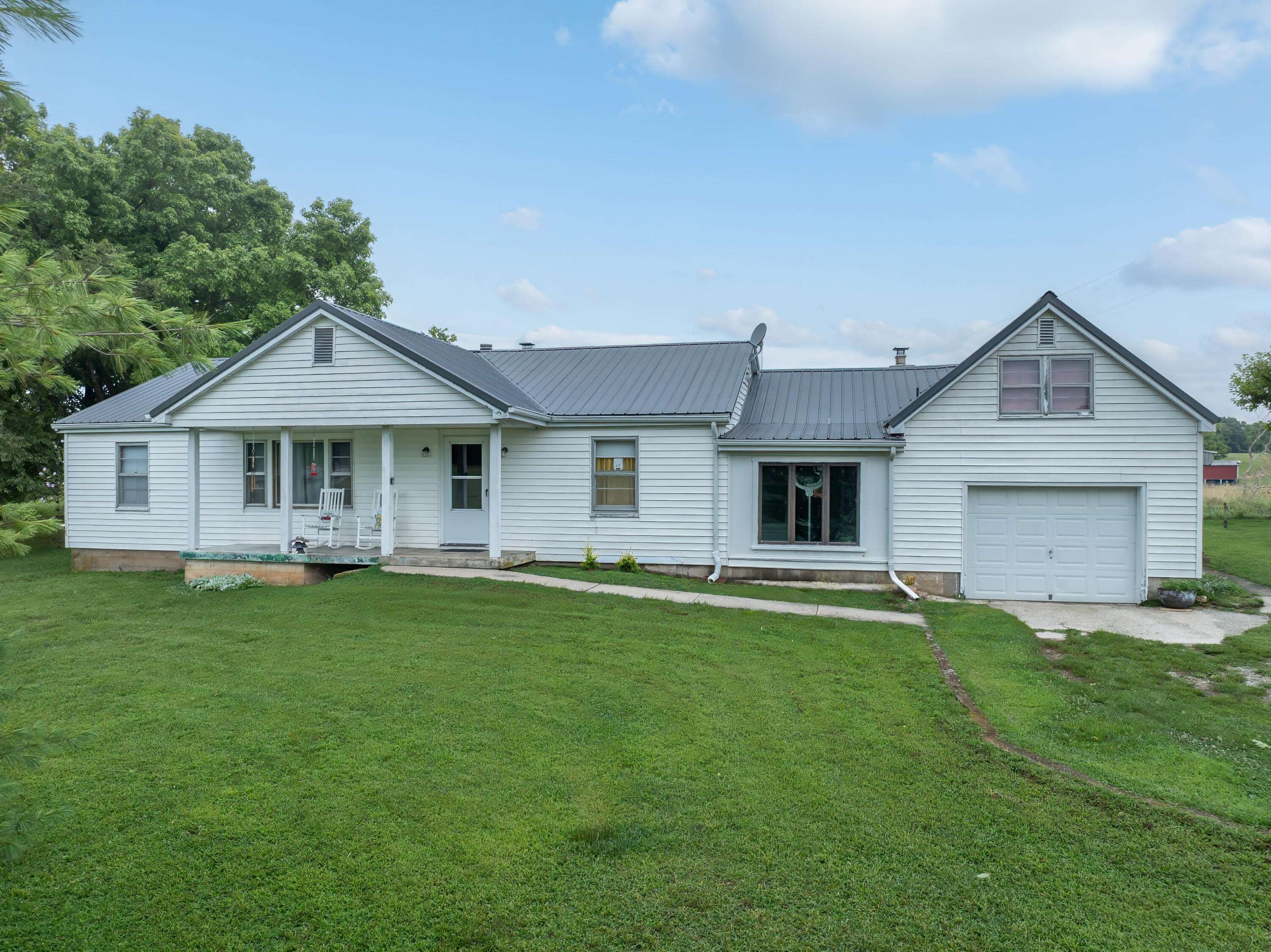 1944 Smyrna RD, Ozark, MO 65721