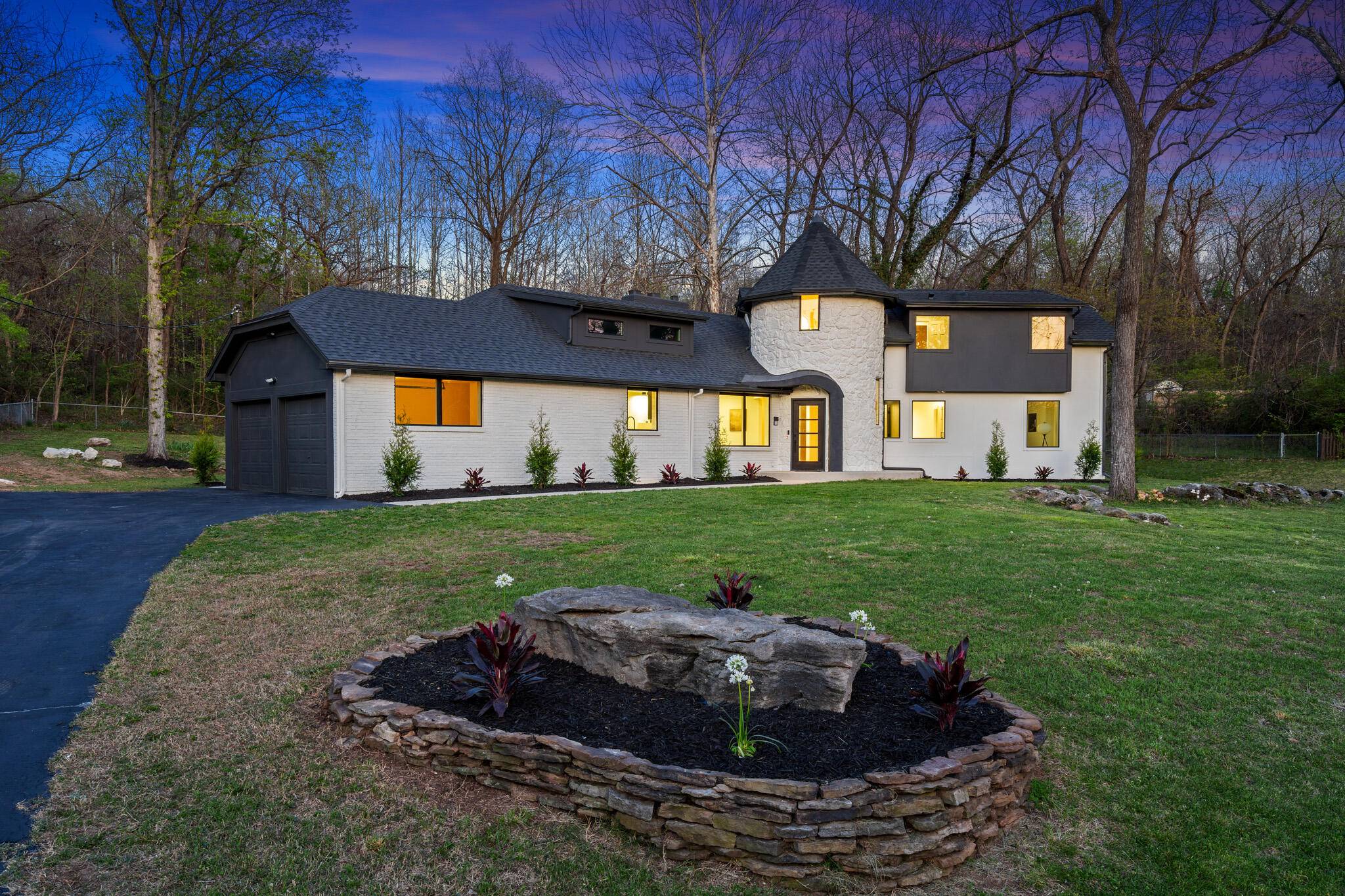 5554 S Woodcliffe DR, Springfield, MO 65804