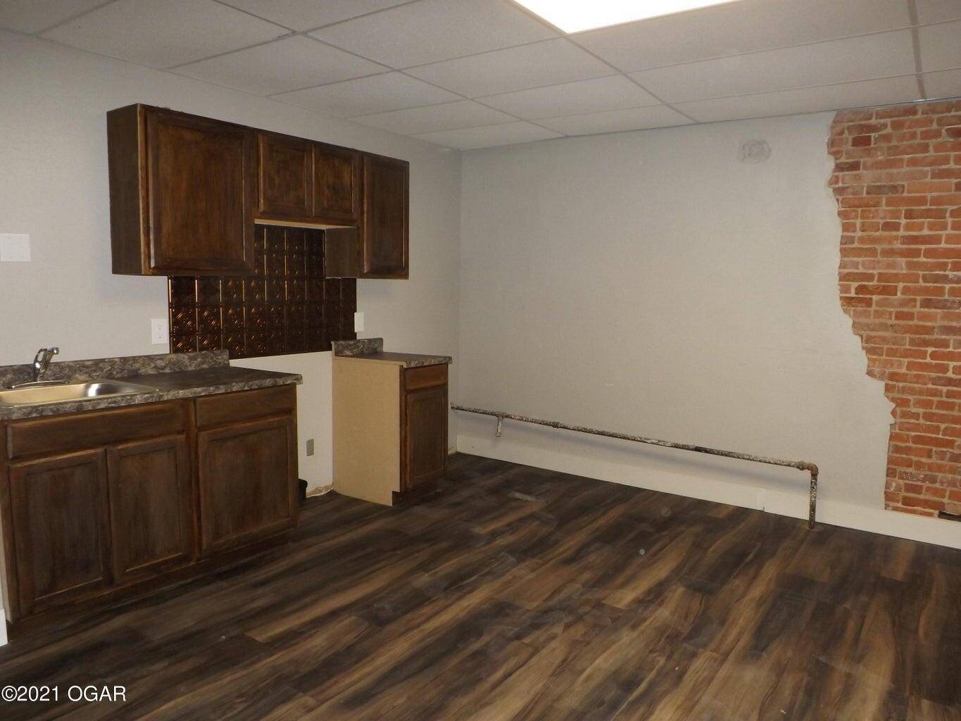 122 N Main ST, Granby, MO 64844