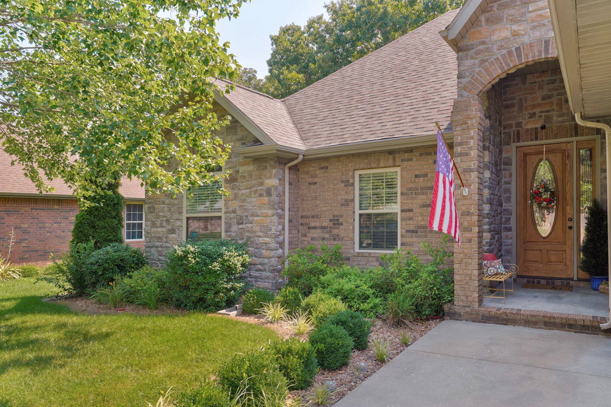 5636 S Winsor DR, Battlefield, MO 65619