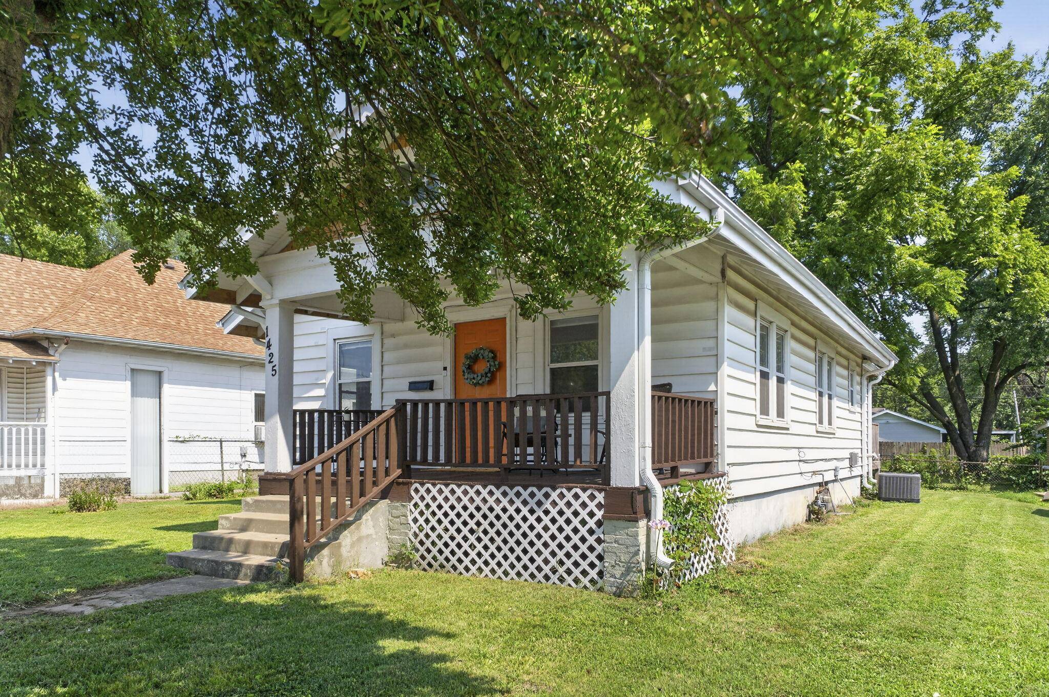 1425 W Poplar ST, Springfield, MO 65802