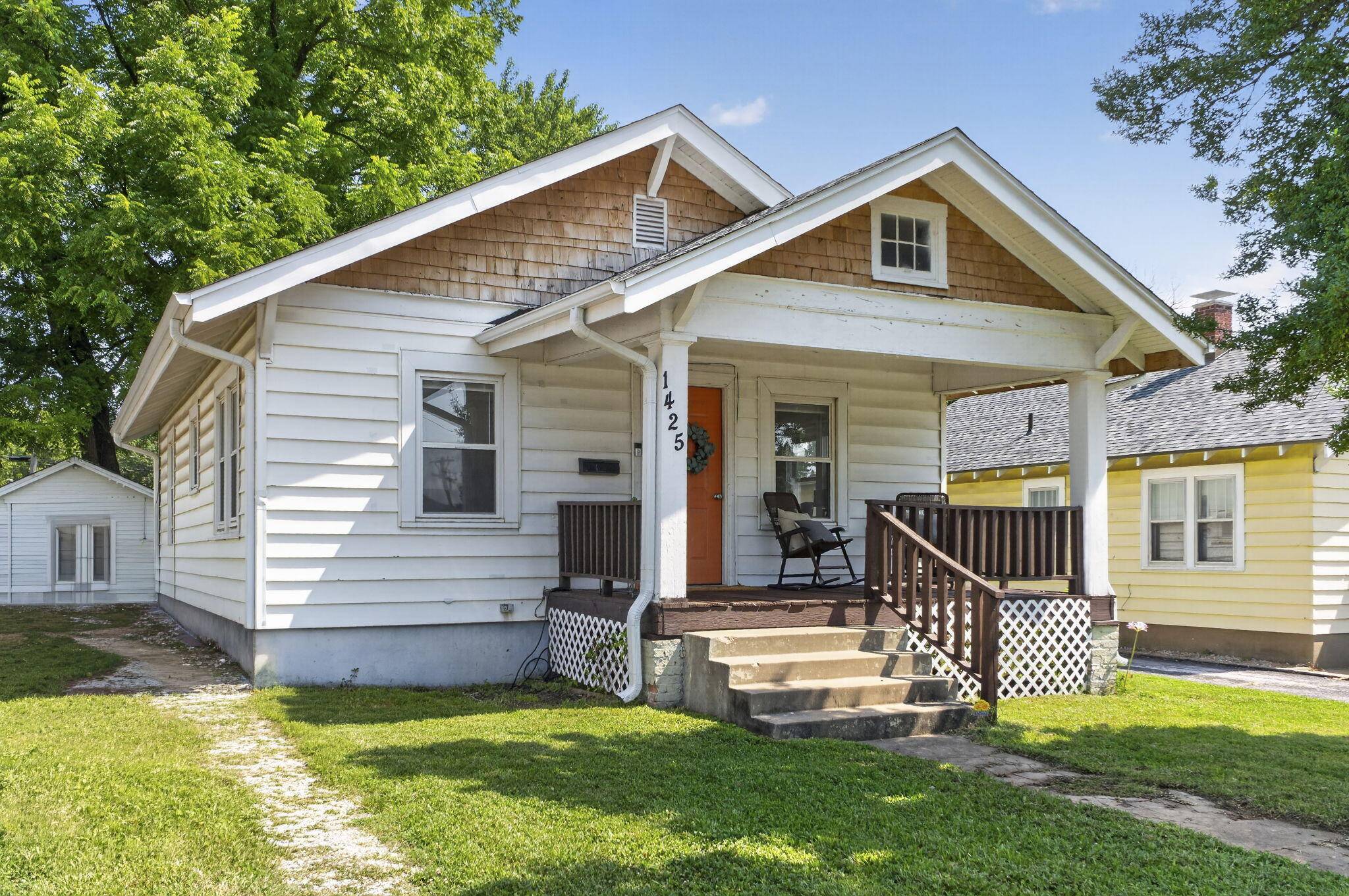 1425 W Poplar ST, Springfield, MO 65802