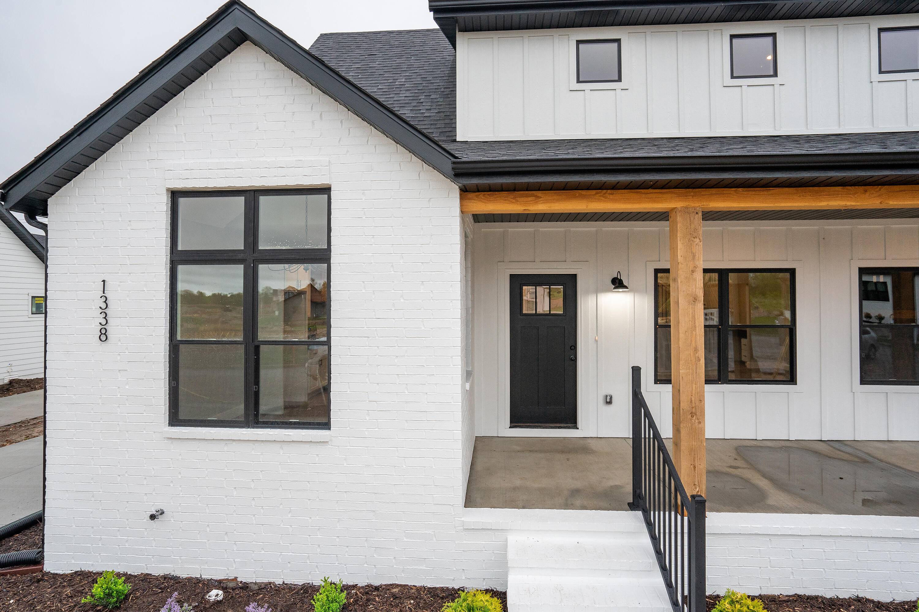 2190 E Will ST, Republic, MO 65738