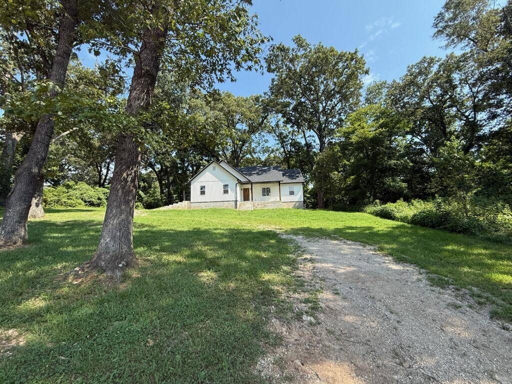 409 Valley RD, Thayer, MO 65791