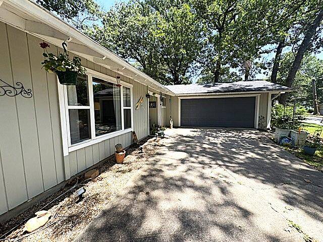 1003 Hickory ST, Cassville, MO 65625