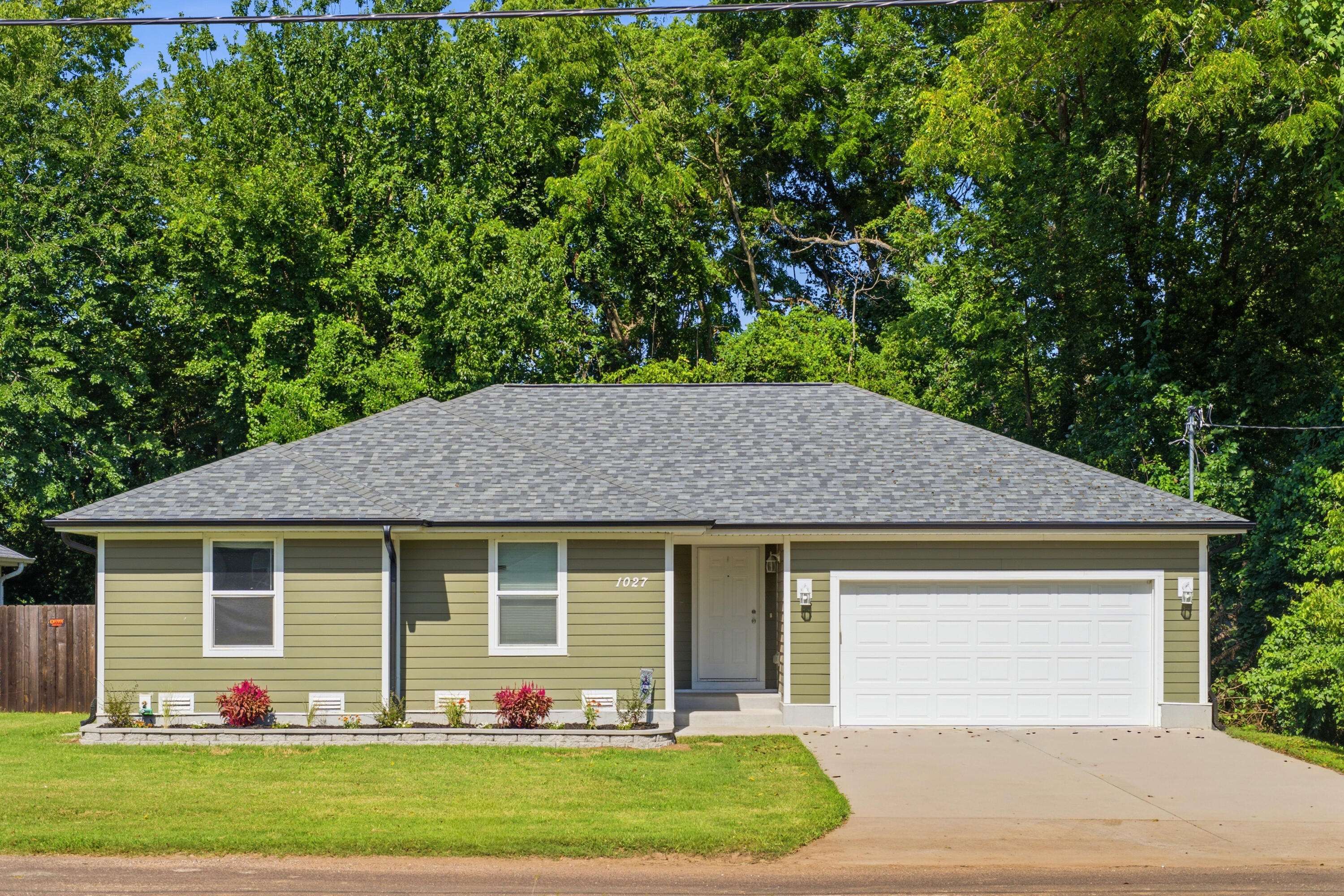 1027 S Overhill AVE, Springfield, MO 65802