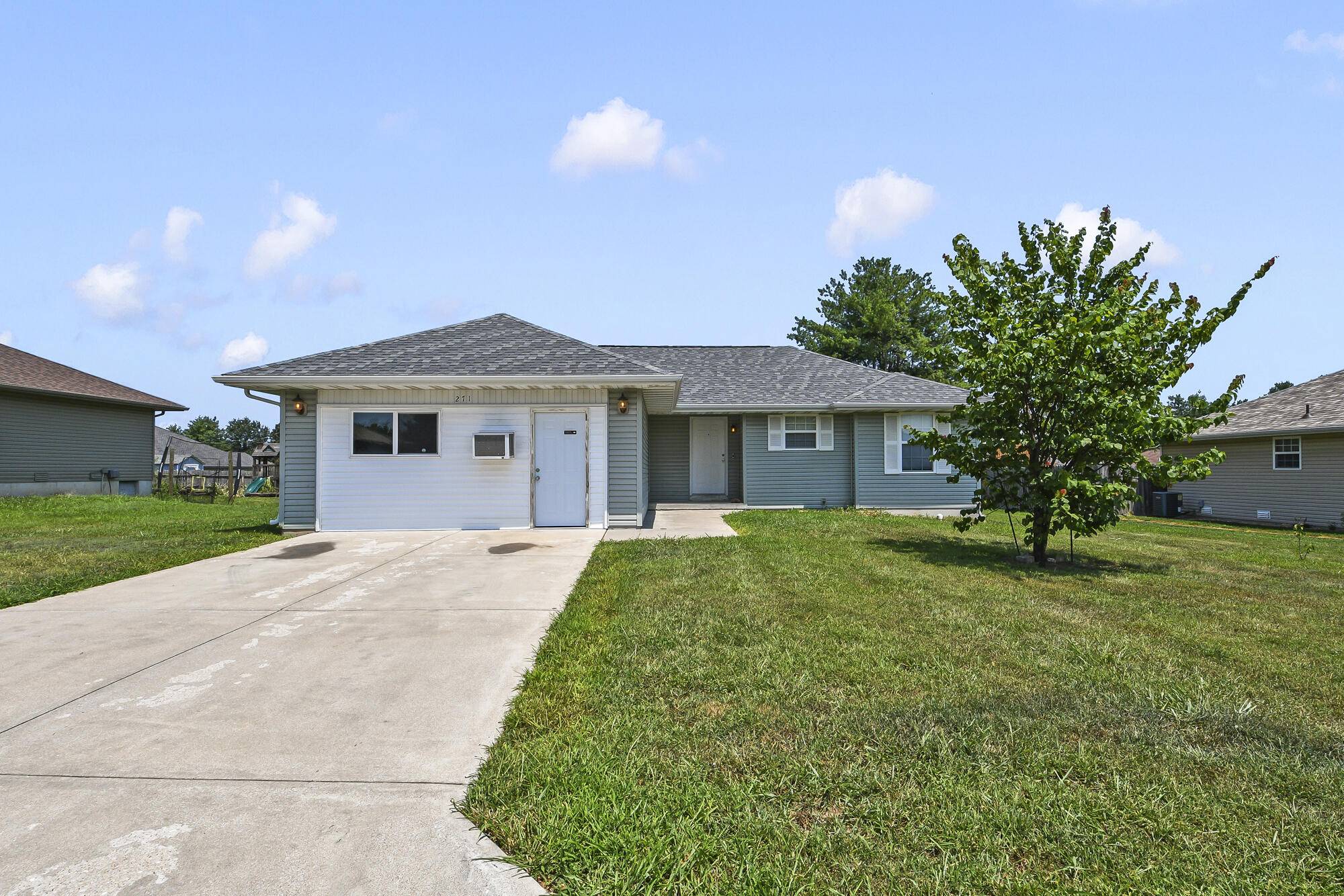 271 Maplewood DR, Highlandville, MO 65669