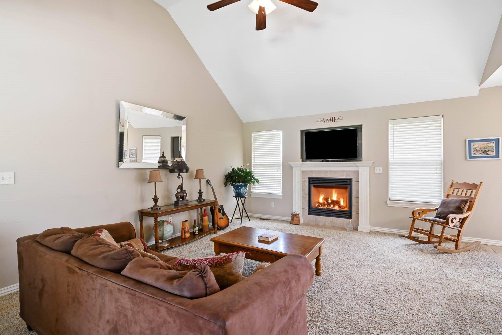 1102 E Cobblestone DR, Ozark, MO 65721
