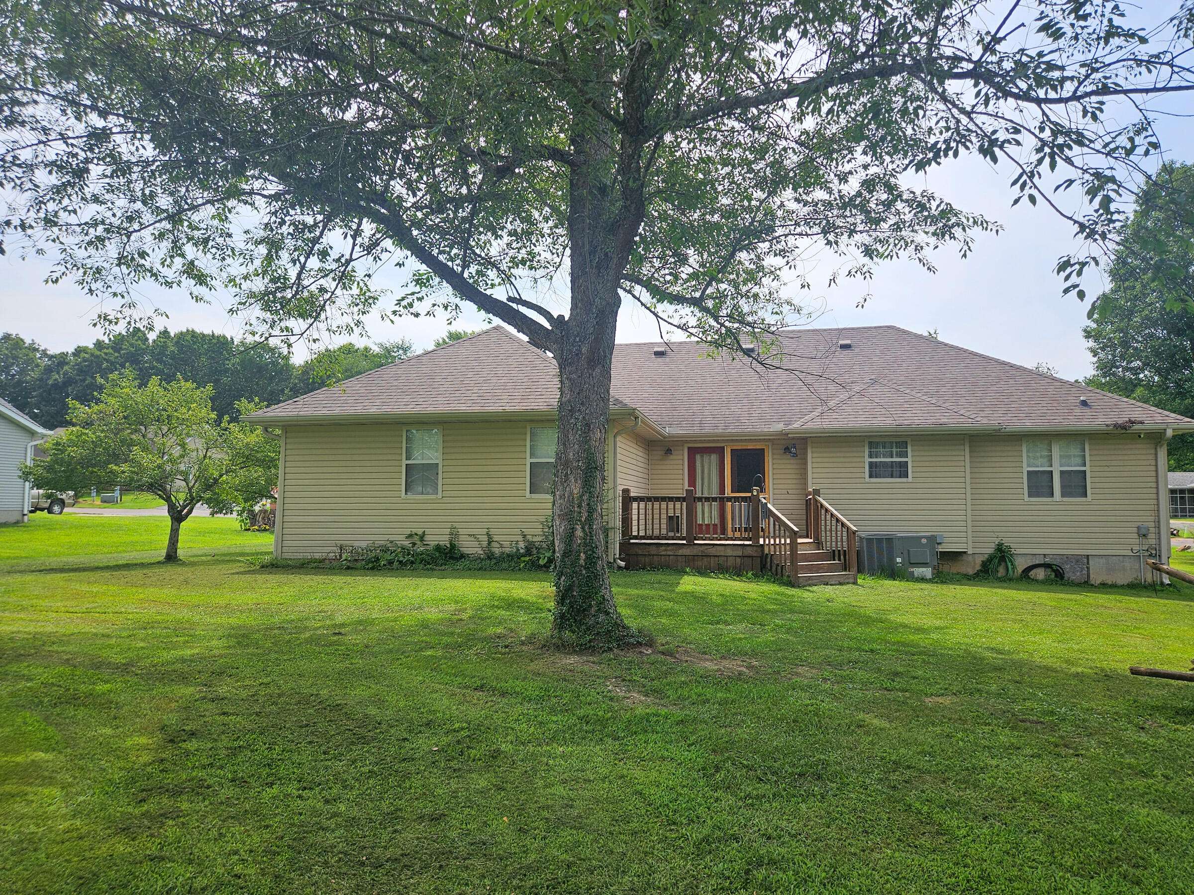 703 Kaitlin DR, Mountain View, MO 65548