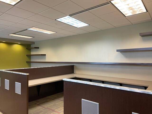 1855 S Ingram Mill RD #201, Springfield, MO 65804