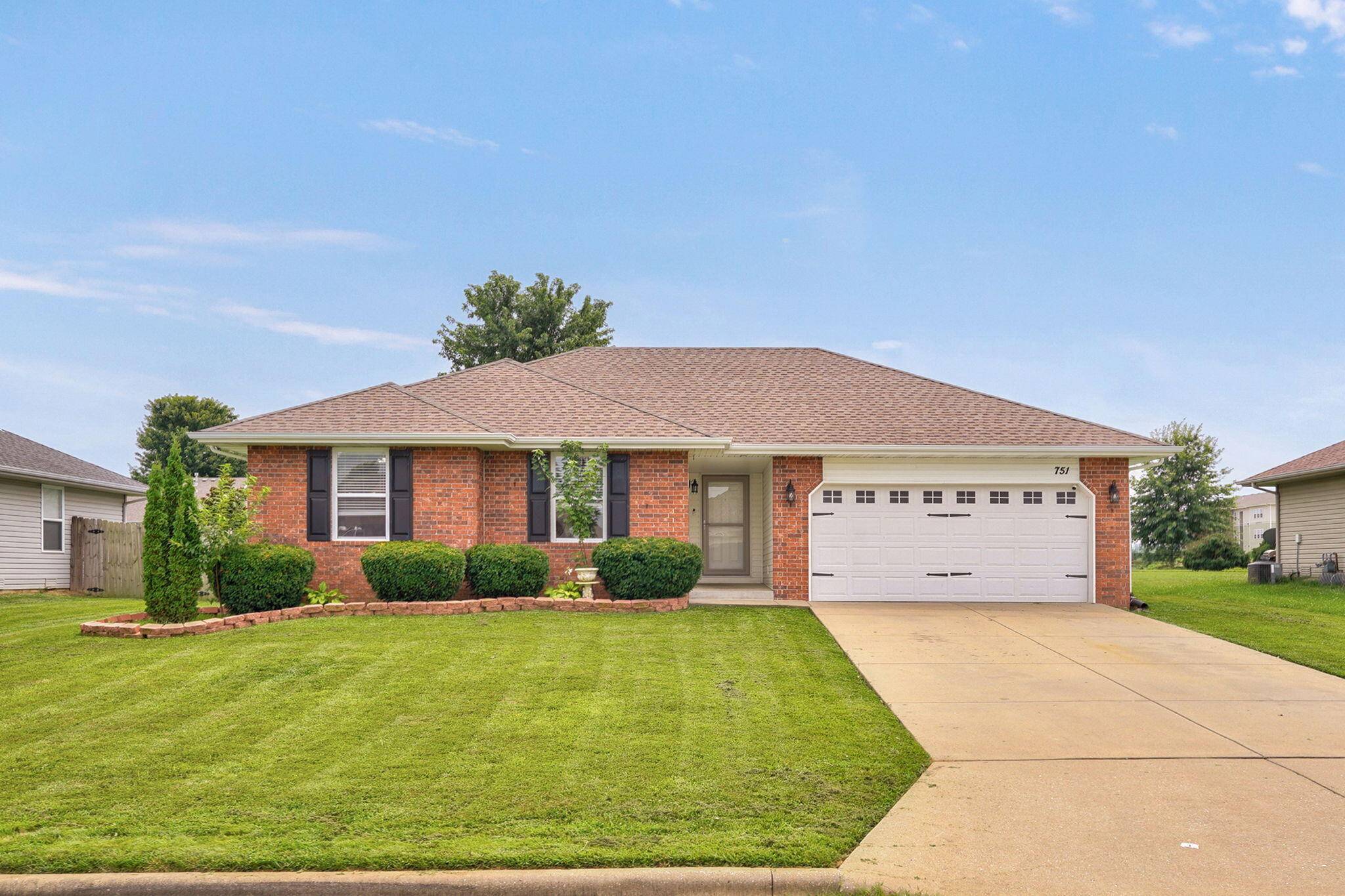 751 W Logan ST, Rogersville, MO 65742