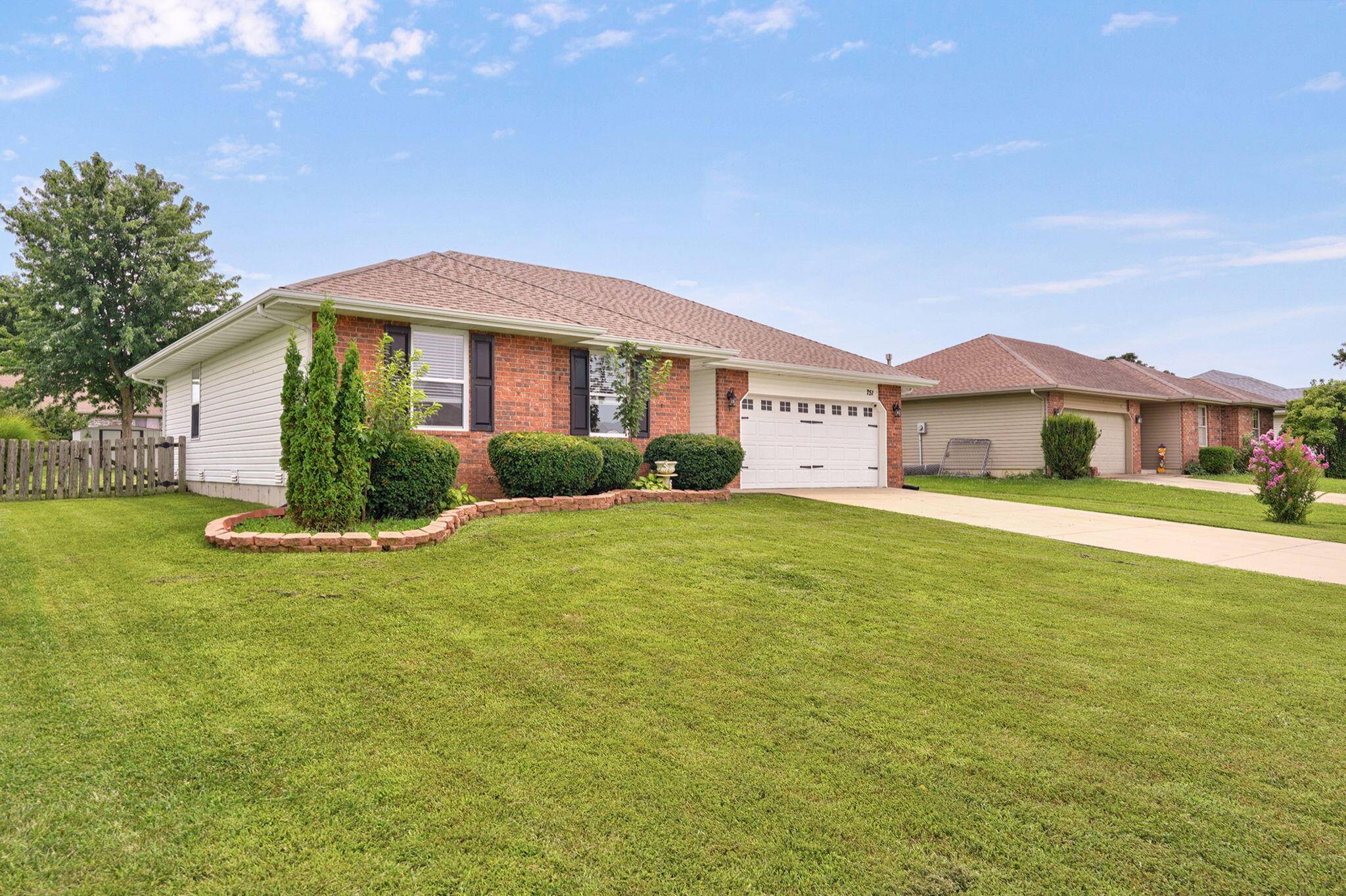 751 W Logan ST, Rogersville, MO 65742