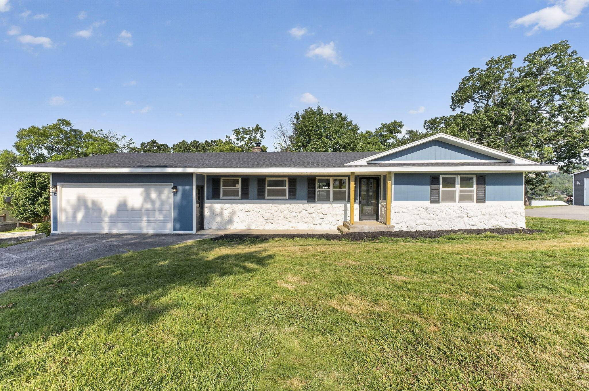 22 Turner DR, Kimberling City, MO 65686