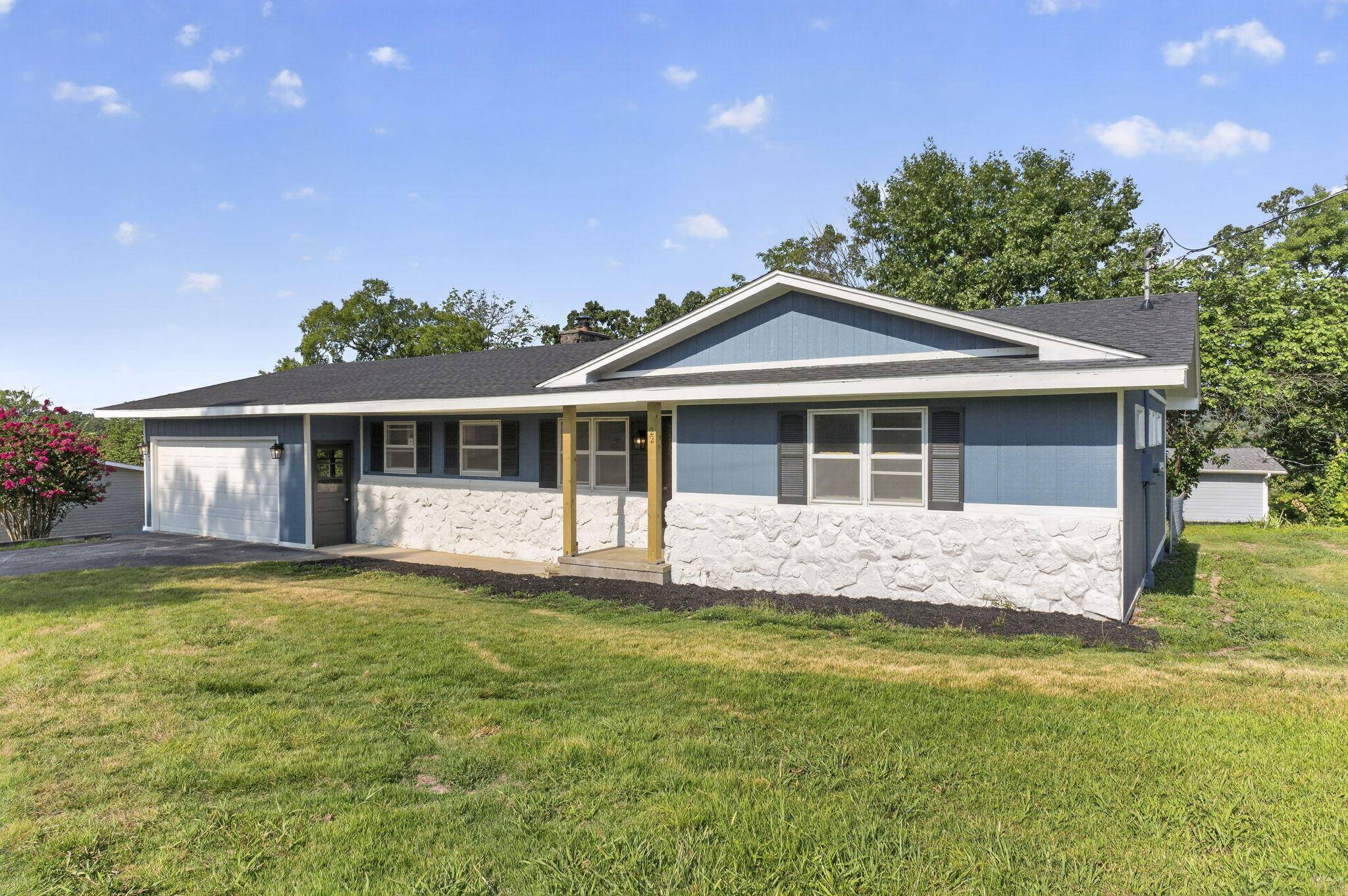 22 Turner DR, Kimberling City, MO 65686