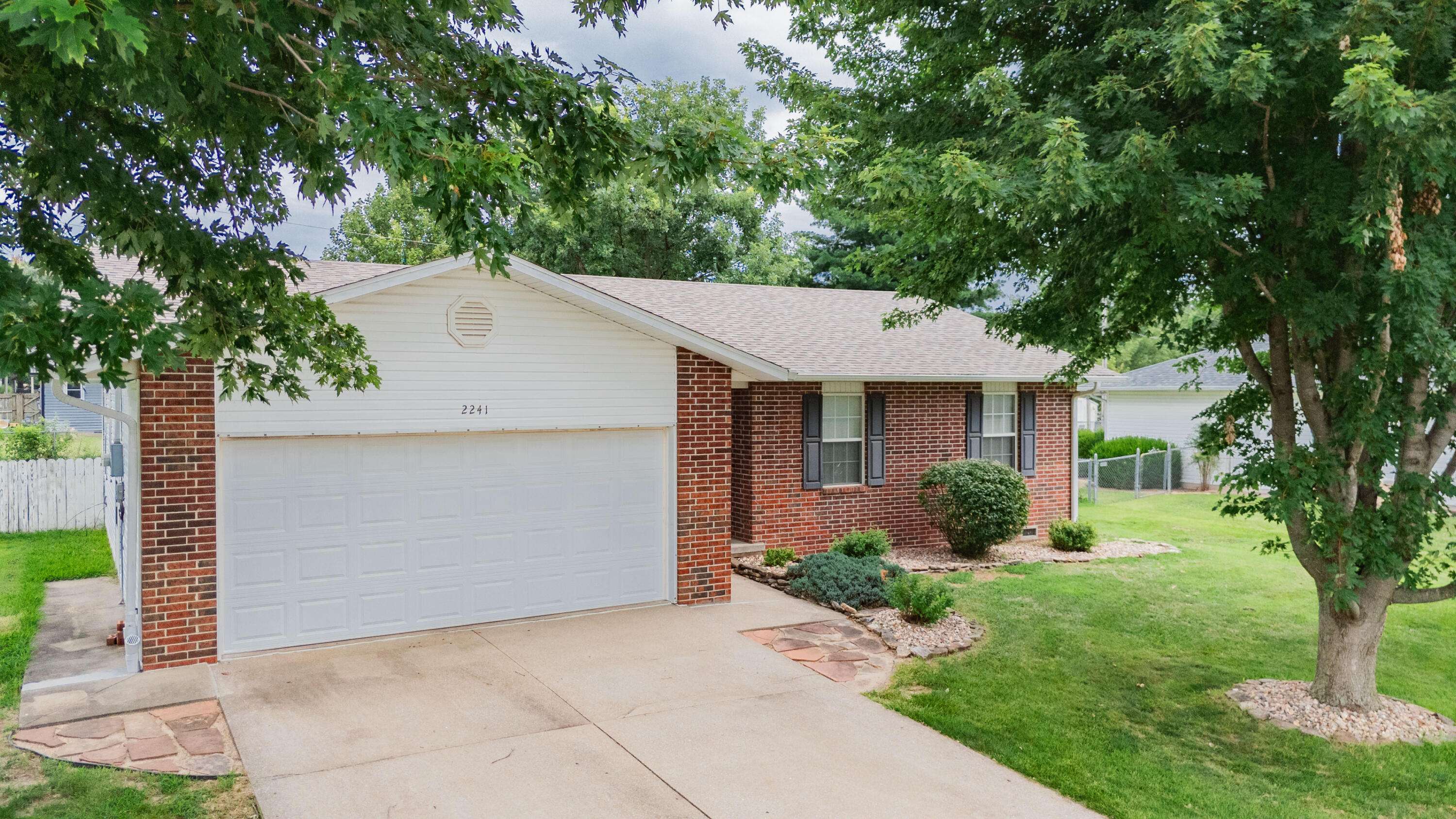 2241 W Erskine ST, Bolivar, MO 65613
