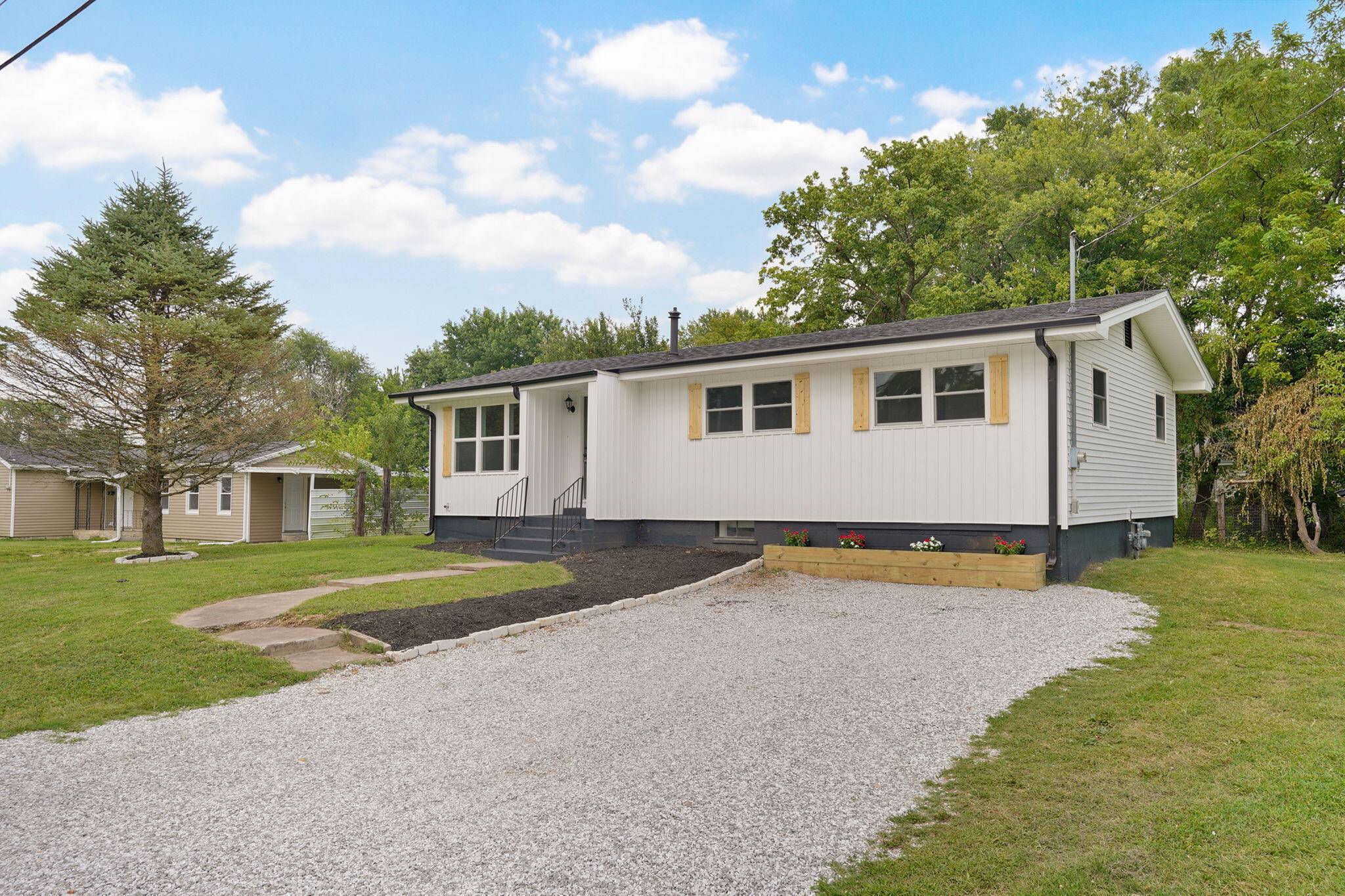 524 N College AVE, Republic, MO 65738