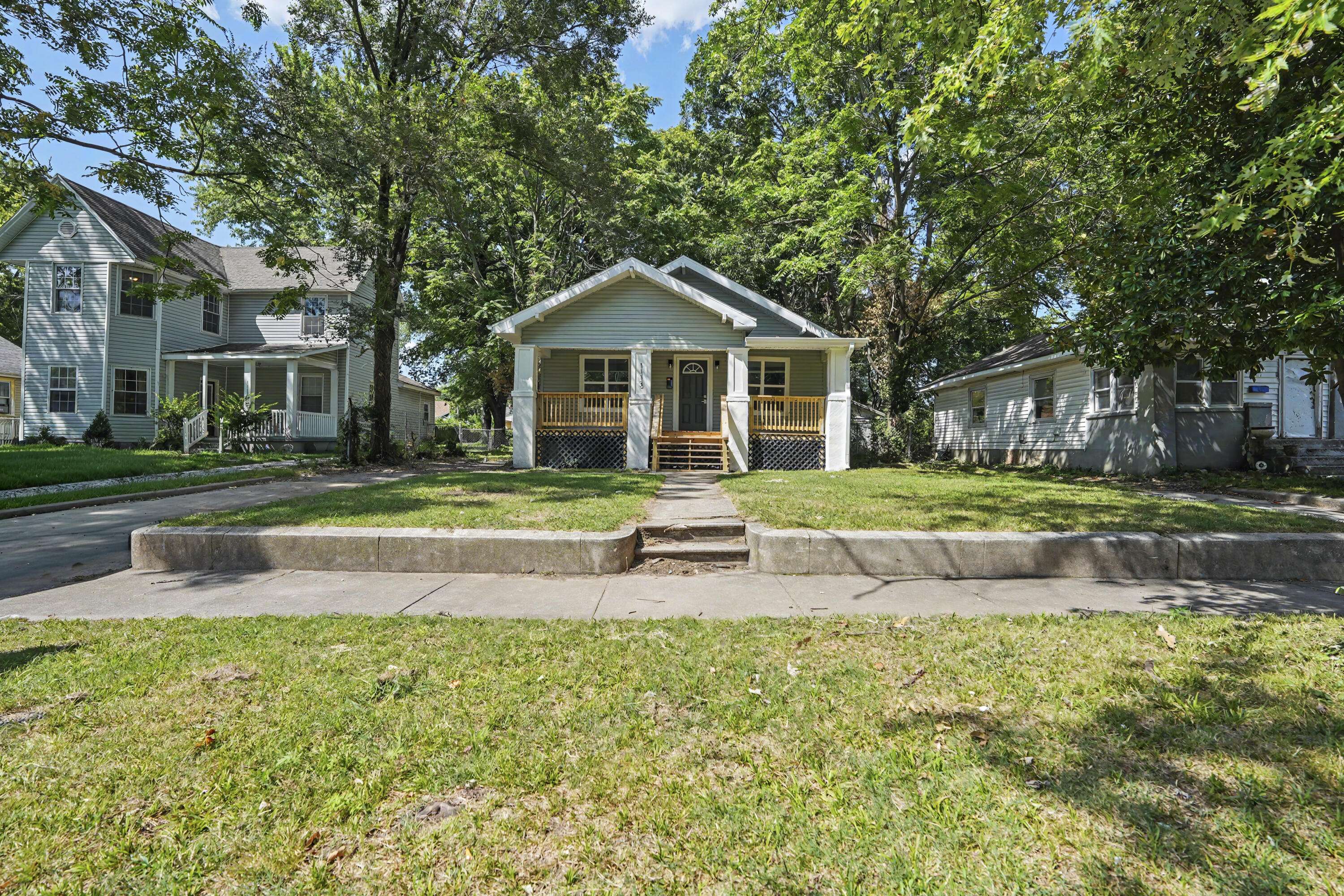 1113 W Lynn ST, Springfield, MO 65802