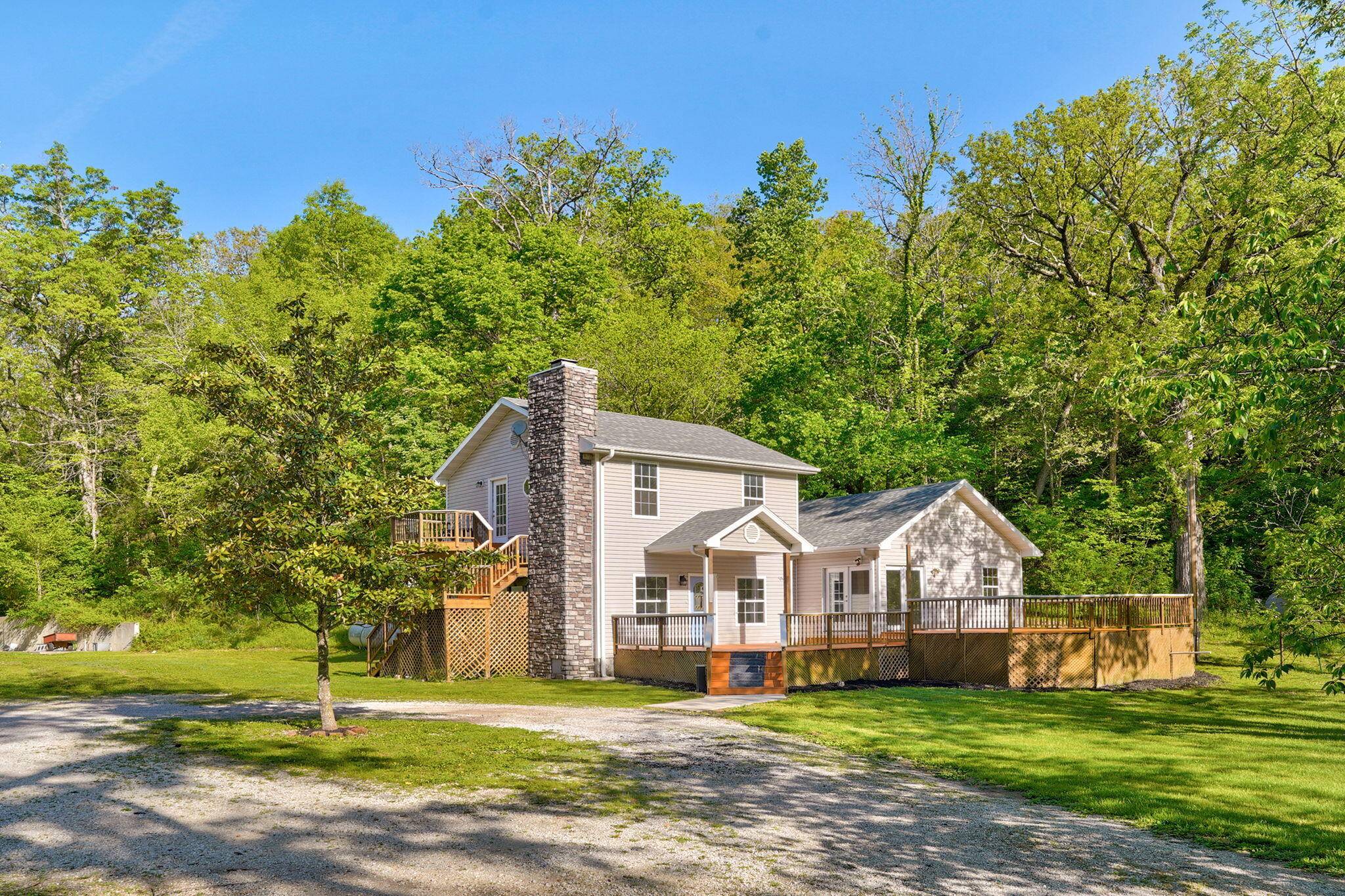 8951 N Farm Road 105, Willard, MO 65781