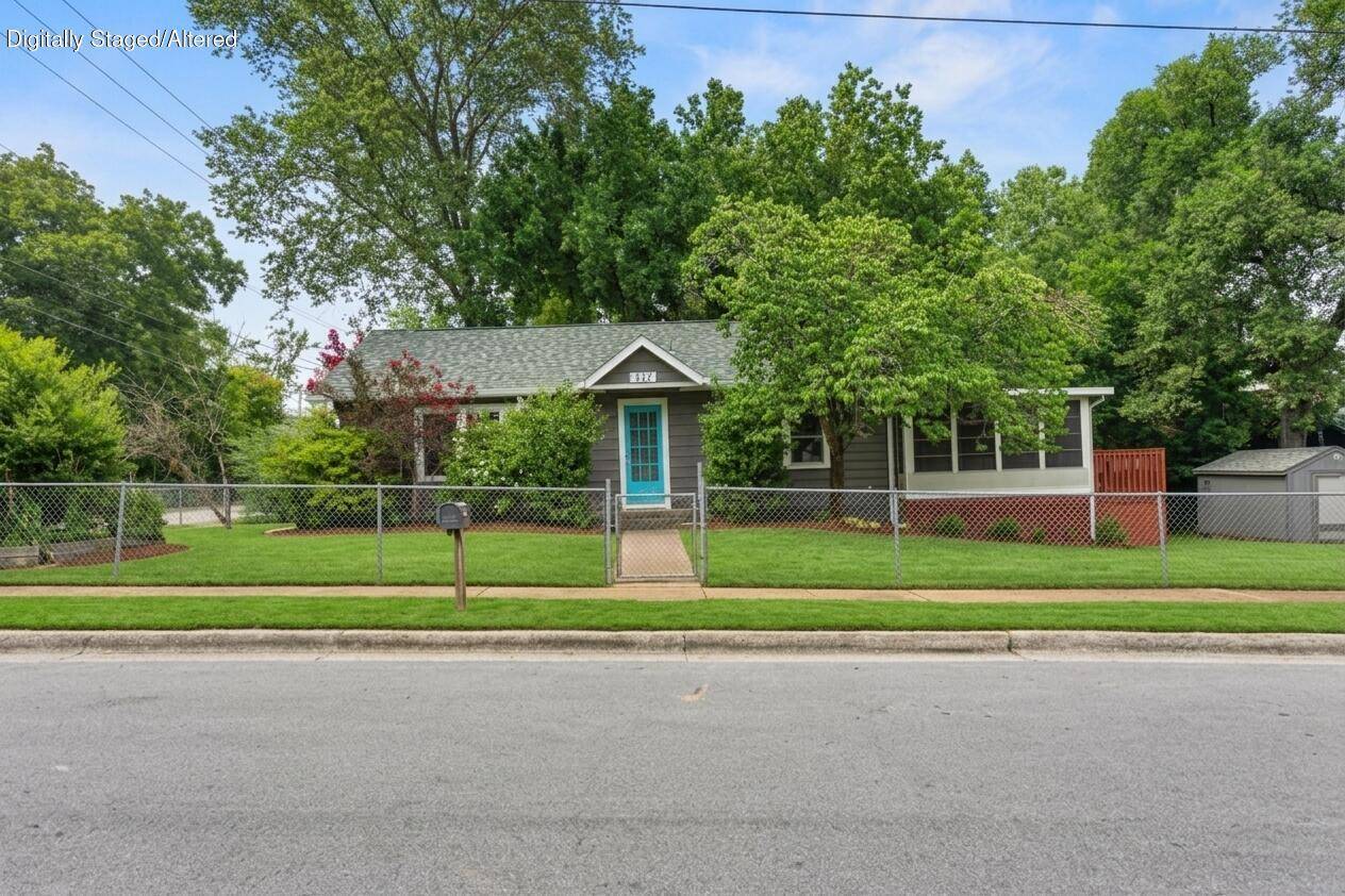 517 W College ST, Branson, MO 65616