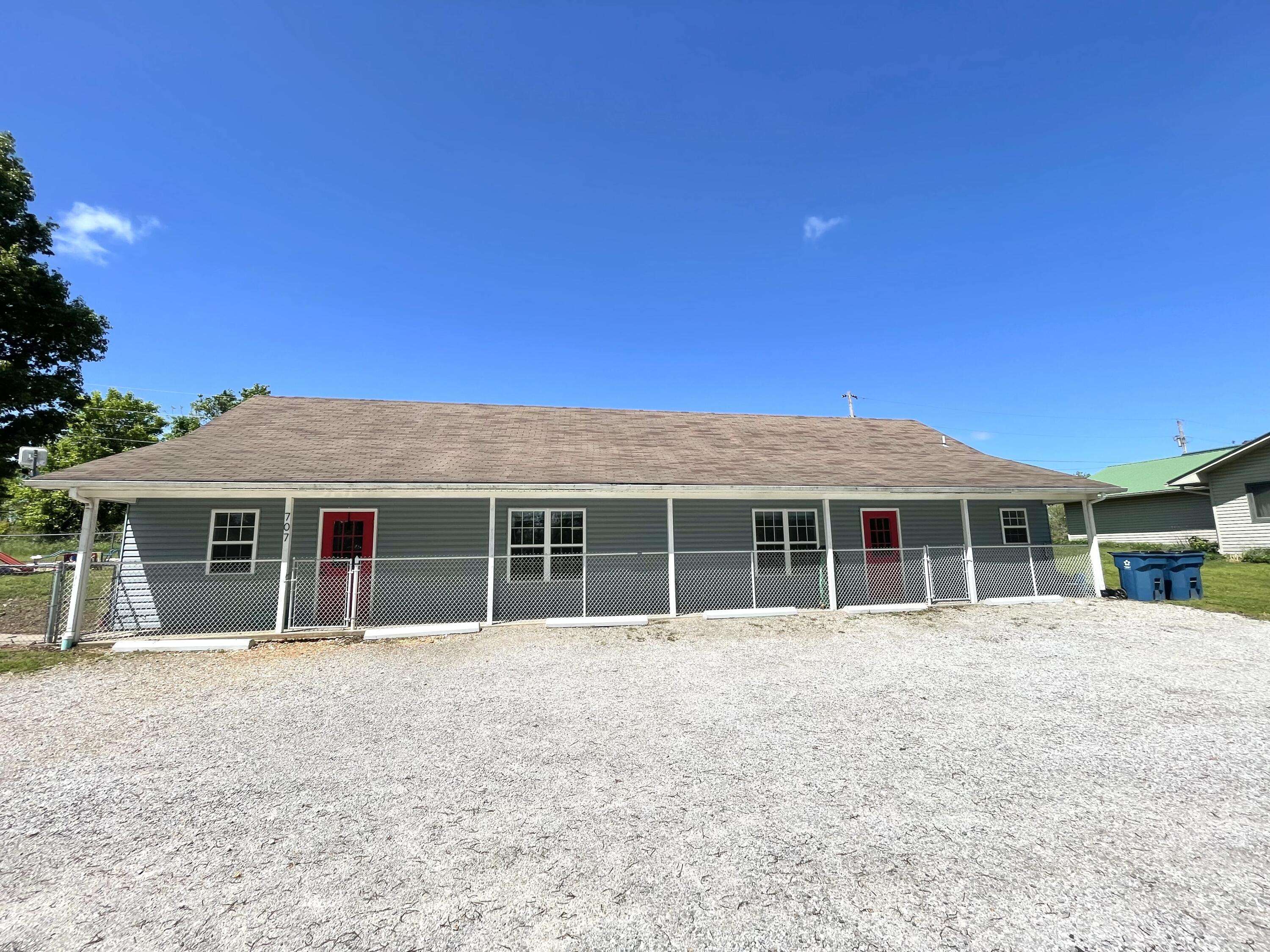 707 S Hemphill ST, Crane, MO 65633