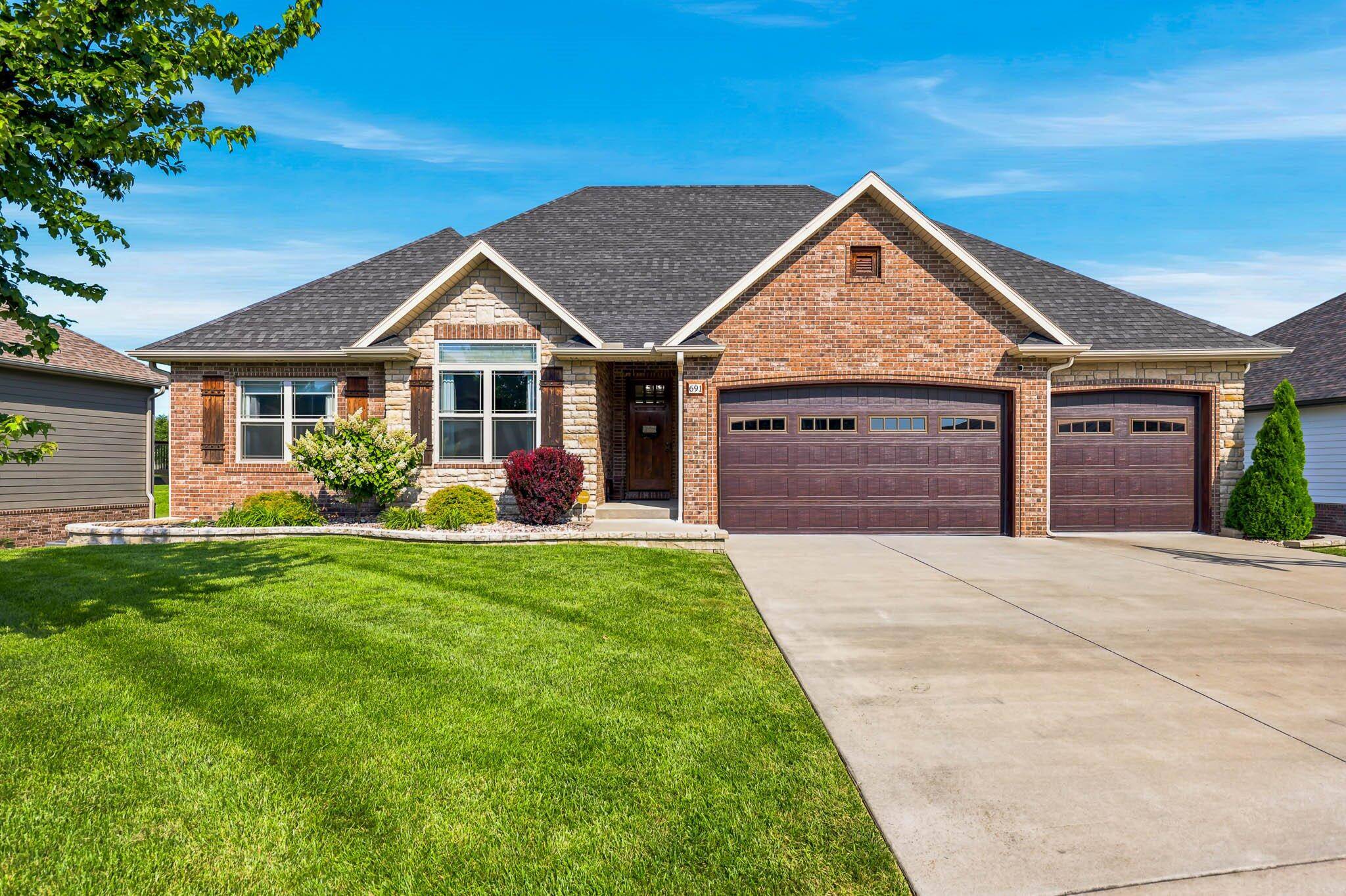 691 N Fox Hill CIR, Nixa, MO 65714