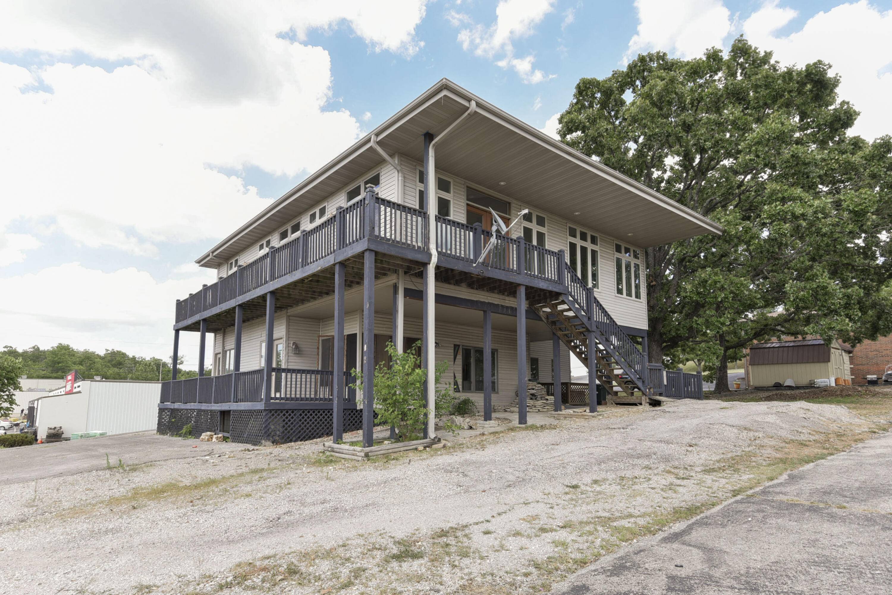 4 Kissee AVE #Apt #2, Kimberling City, MO 65686