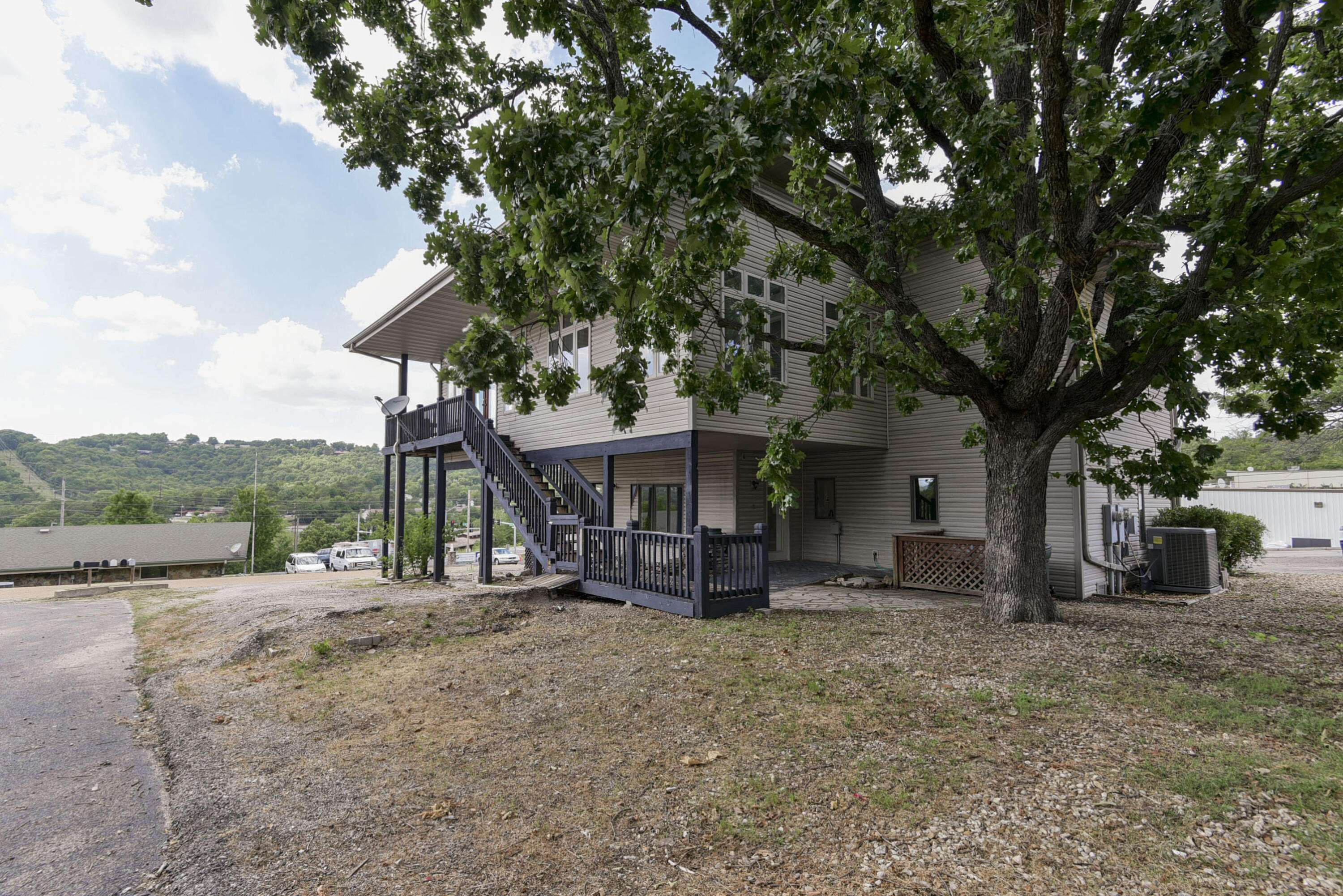 4 Kissee AVE #Apt #2, Kimberling City, MO 65686
