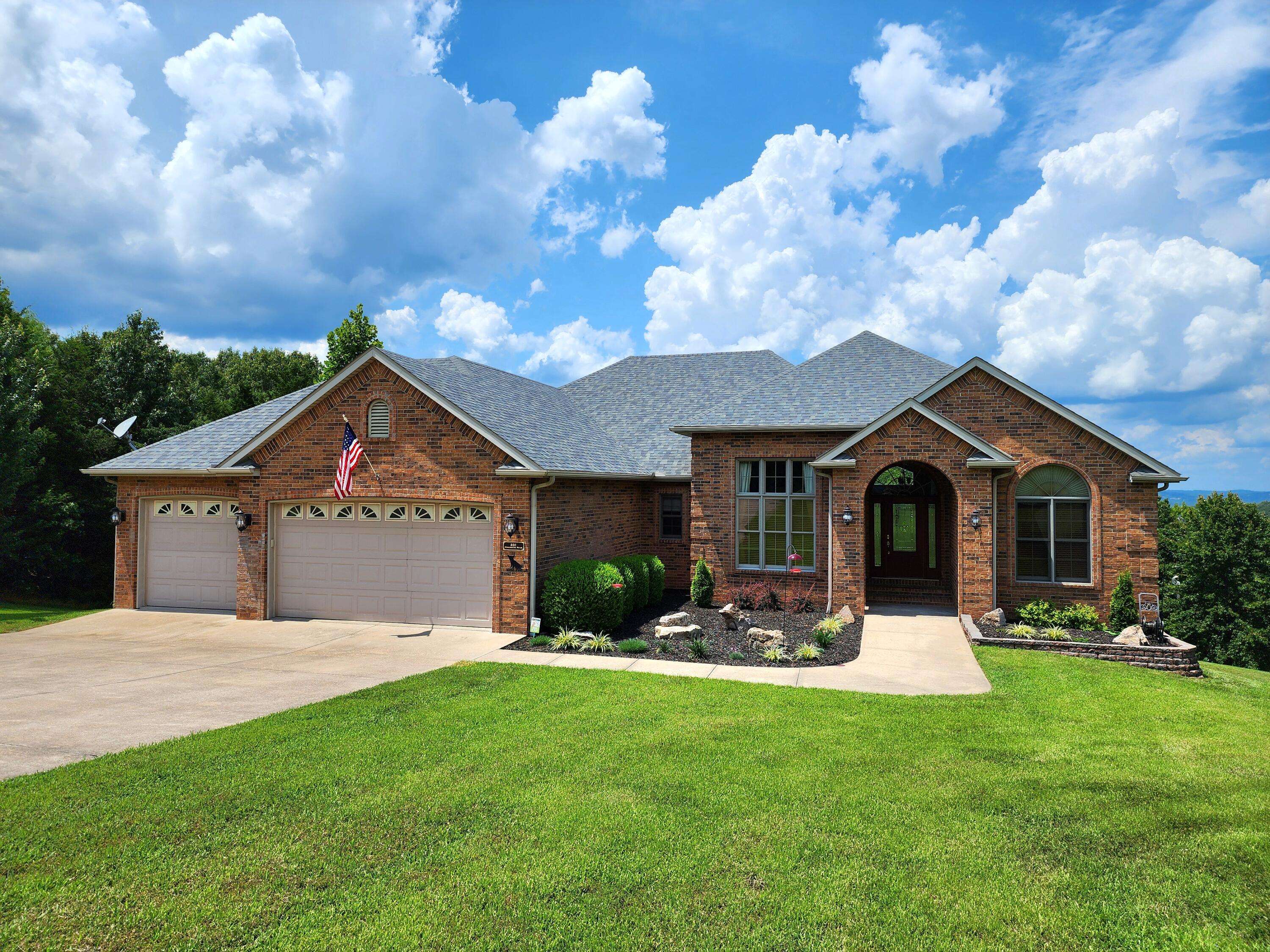 231 Kingsgate RD, Lampe, MO 65681