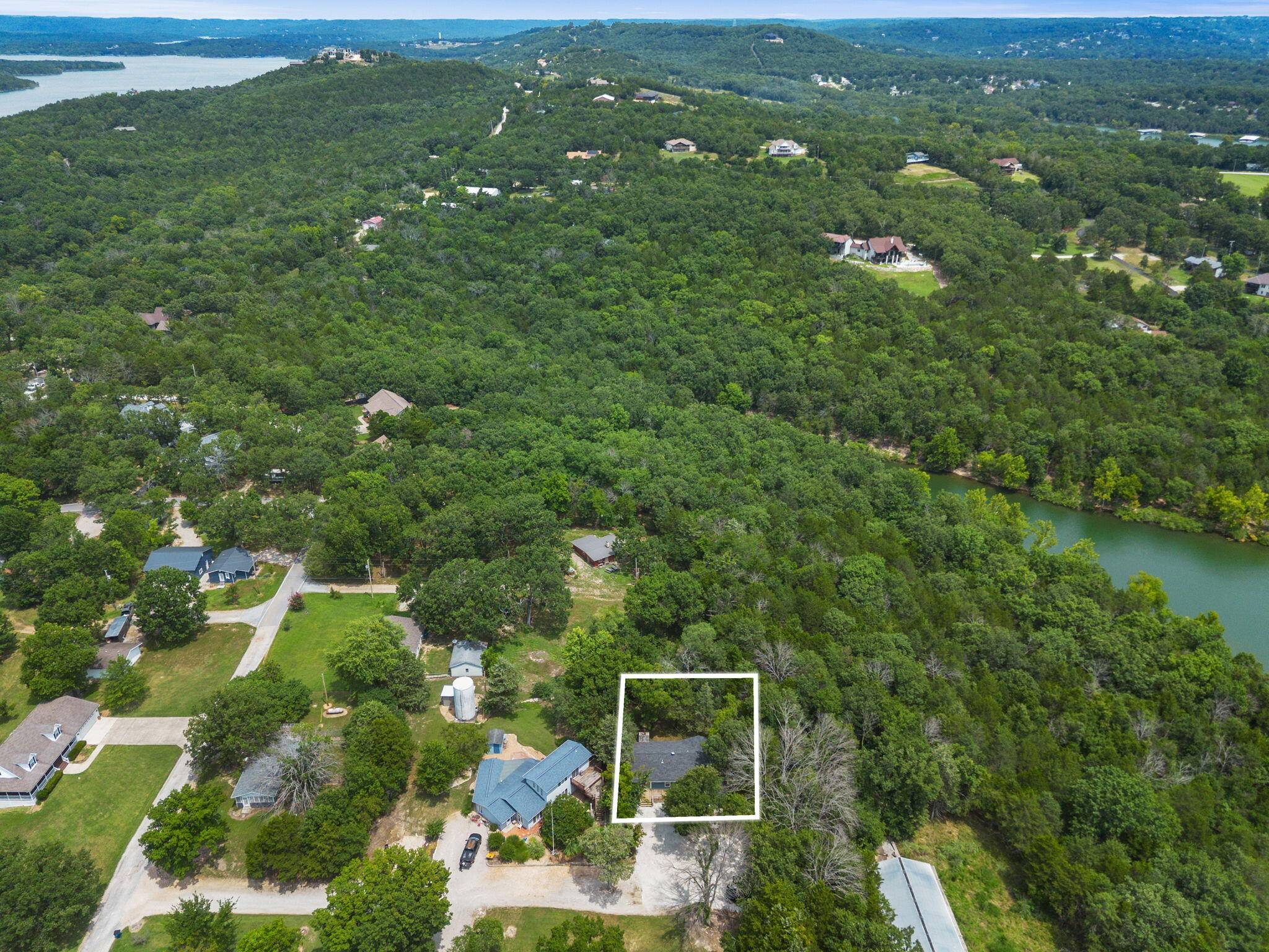 3050 Montague LN, Kimberling City, MO 65686