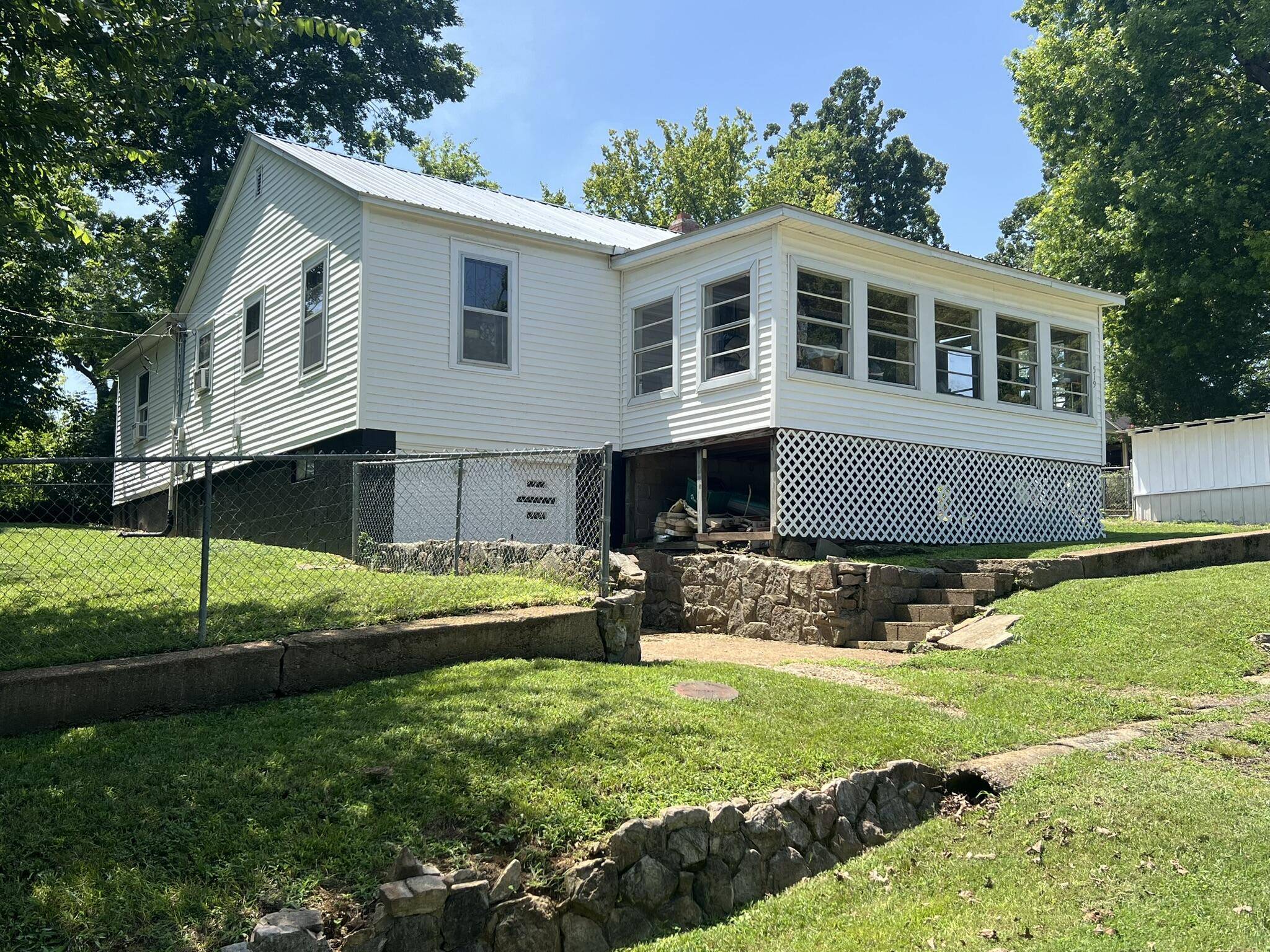 519 Spruce ST, Thayer, MO 65791