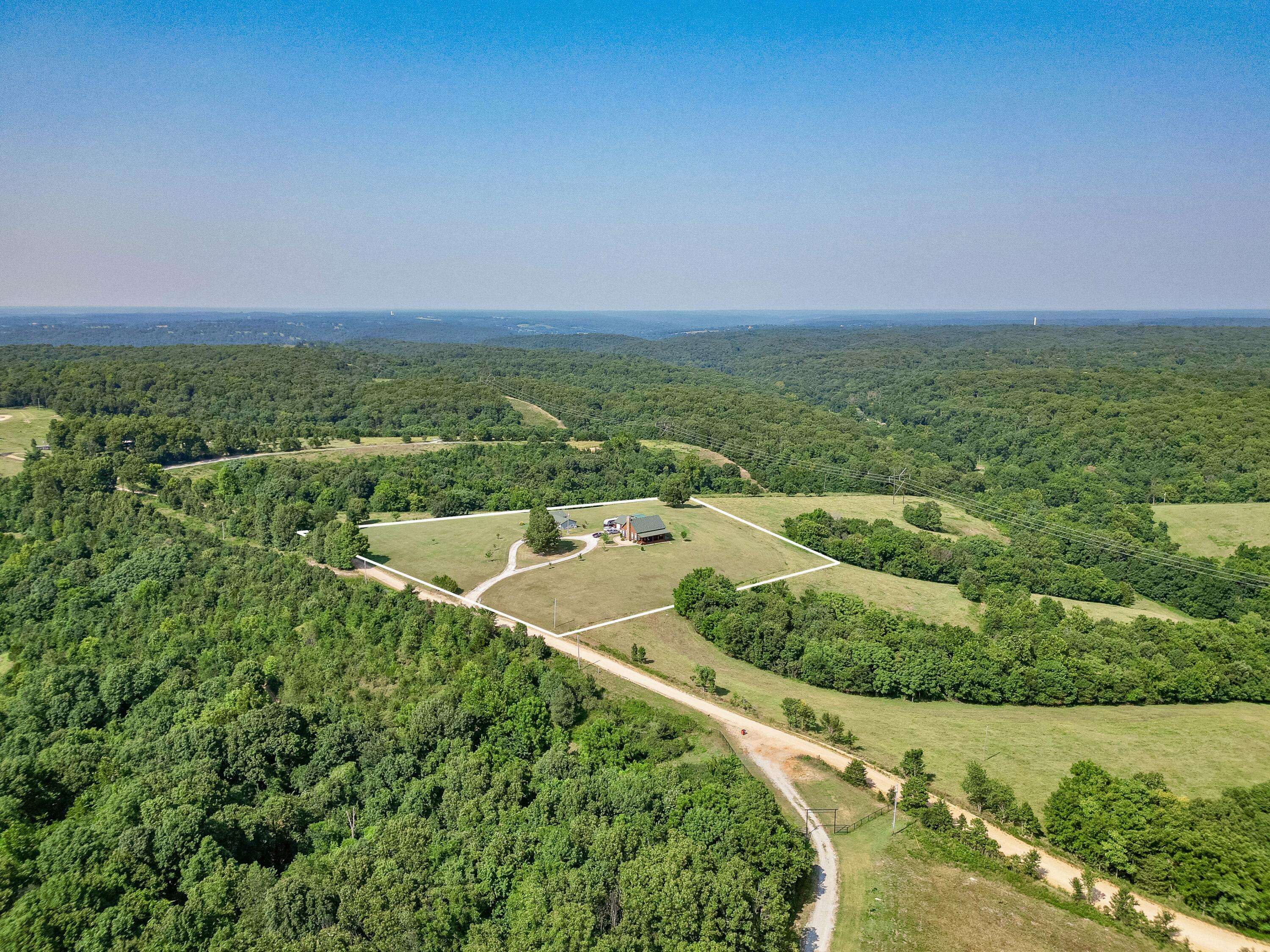 574/586 Low Gap RD, Noel, MO 64854