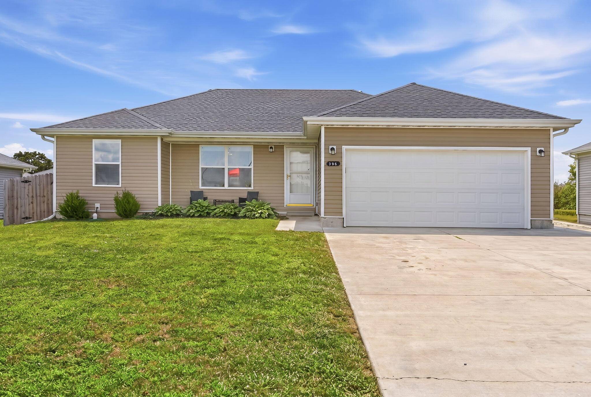 506 W Mccurry ST, Pleasant Hope, MO 65725