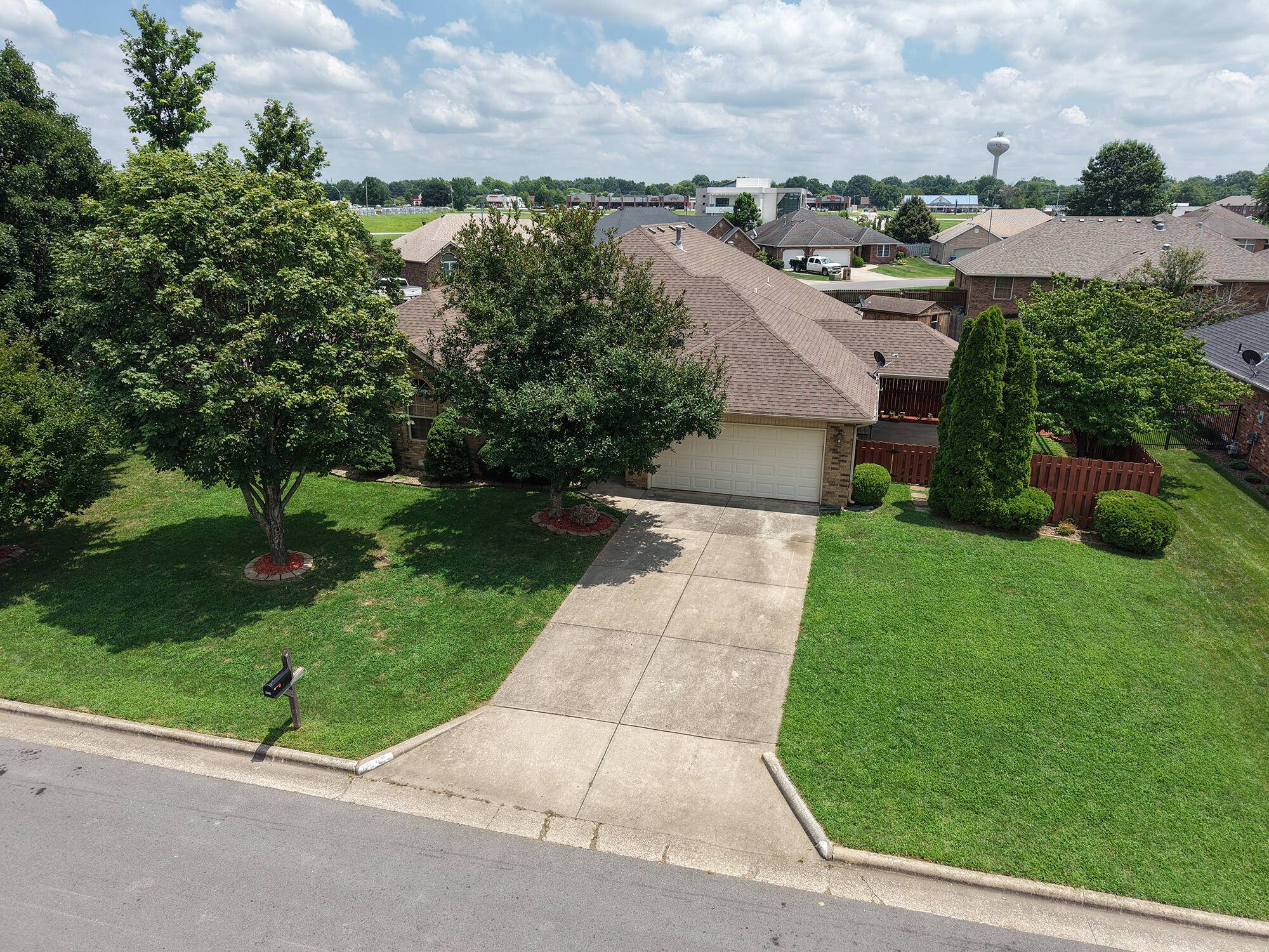 610 N Ellen ST, Nixa, MO 65714