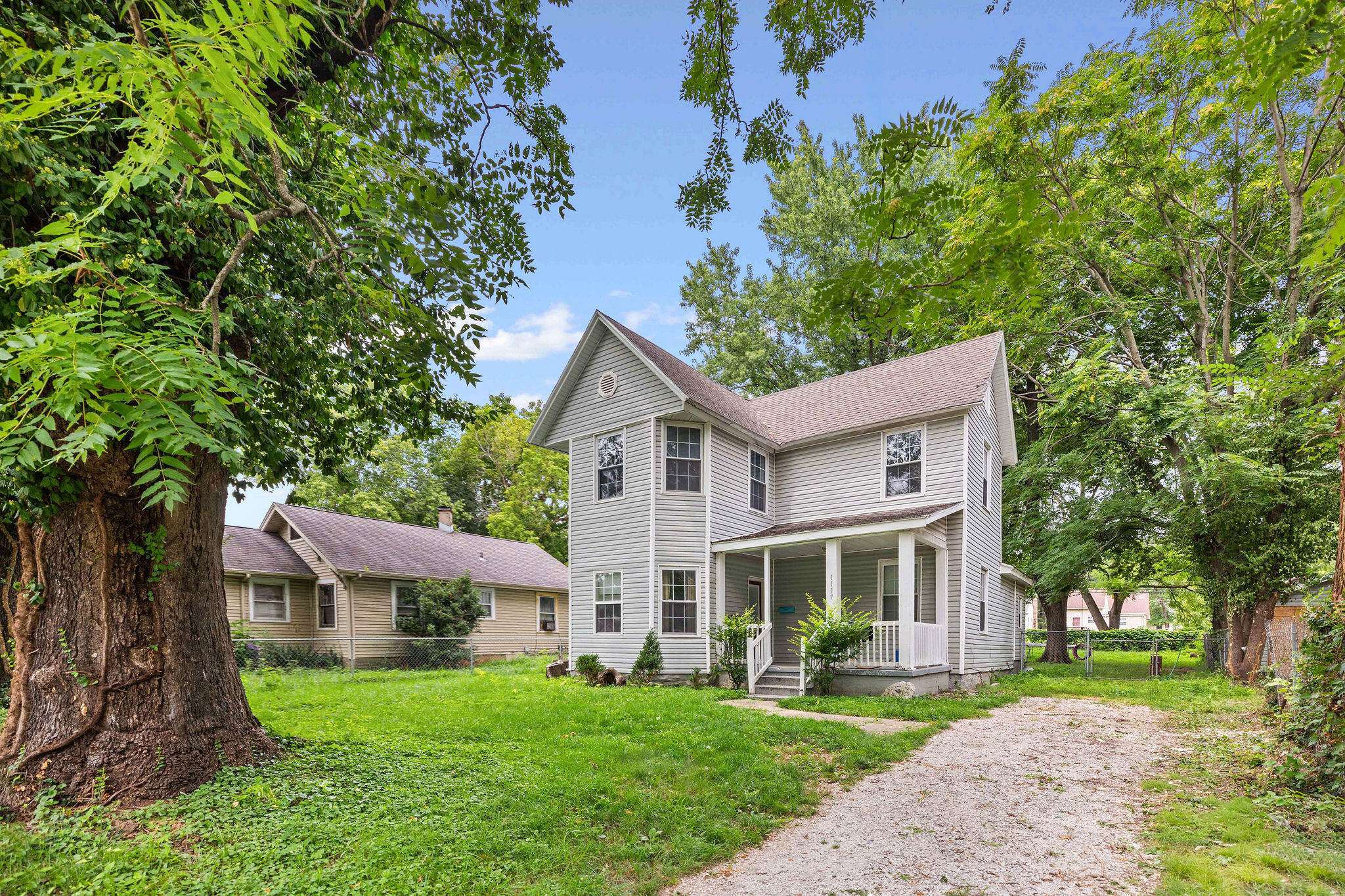 1117 W Lynn ST, Springfield, MO 65802