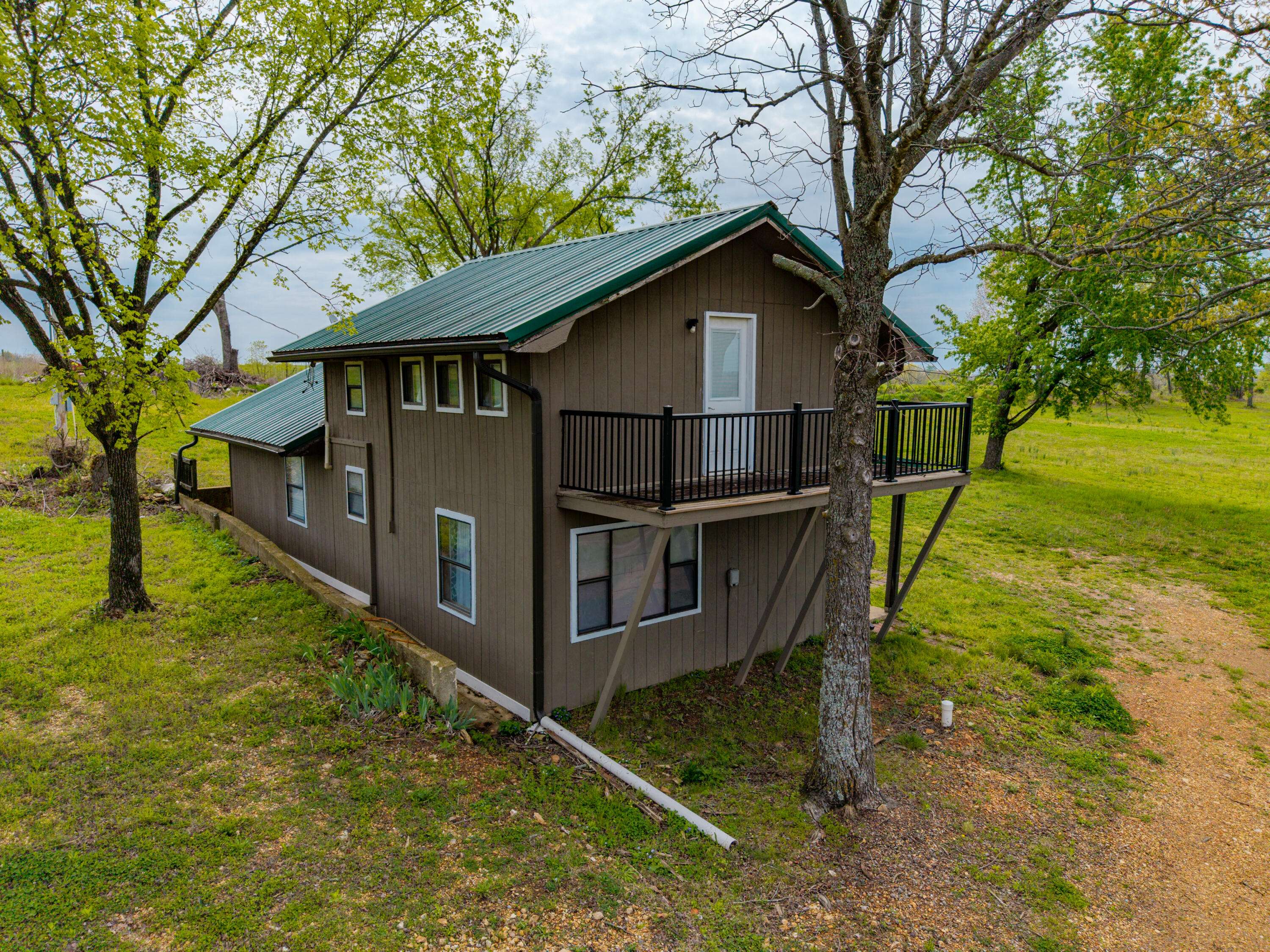 28 Wallace Ranch RD #B, Theodosia, MO 65761